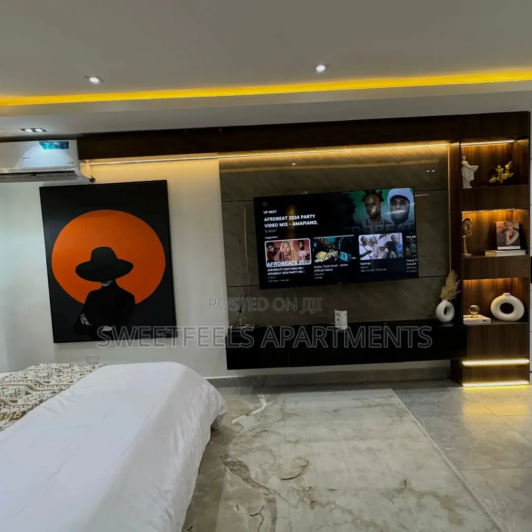 Fully Furnished Premium Penthouse Studio With Balcony in Lekki Phase 1