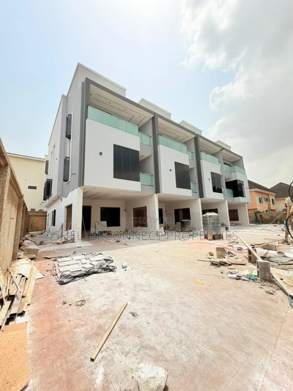 4bdrm Duplex in Omole Phase 2 for sale in Omole Phase 2