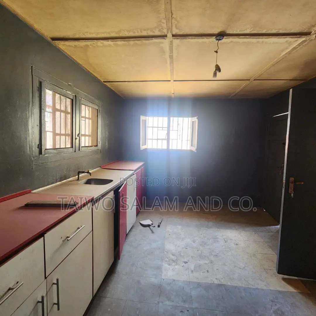 4bdrm Bungalow in Old Ife Road, Egbeda / Egbeda for sale in Egbeda / Egbeda