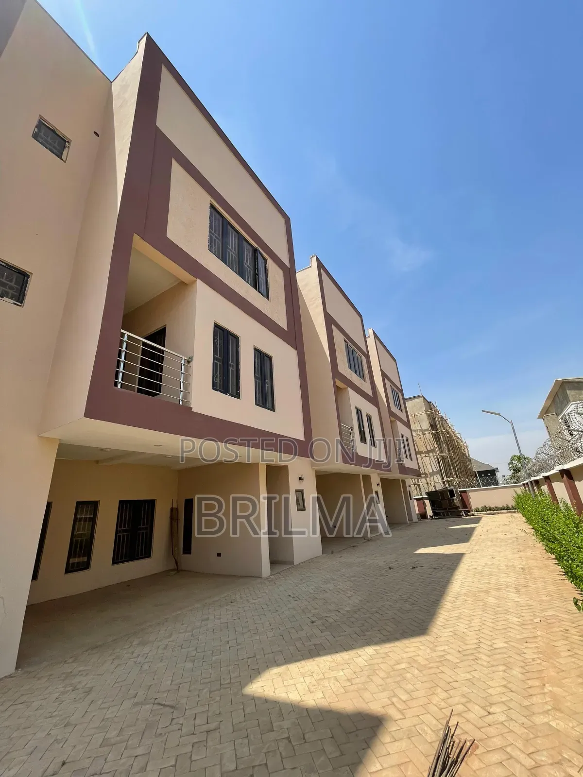 4bdrm Duplex in Life Camp for sale in Life Camp