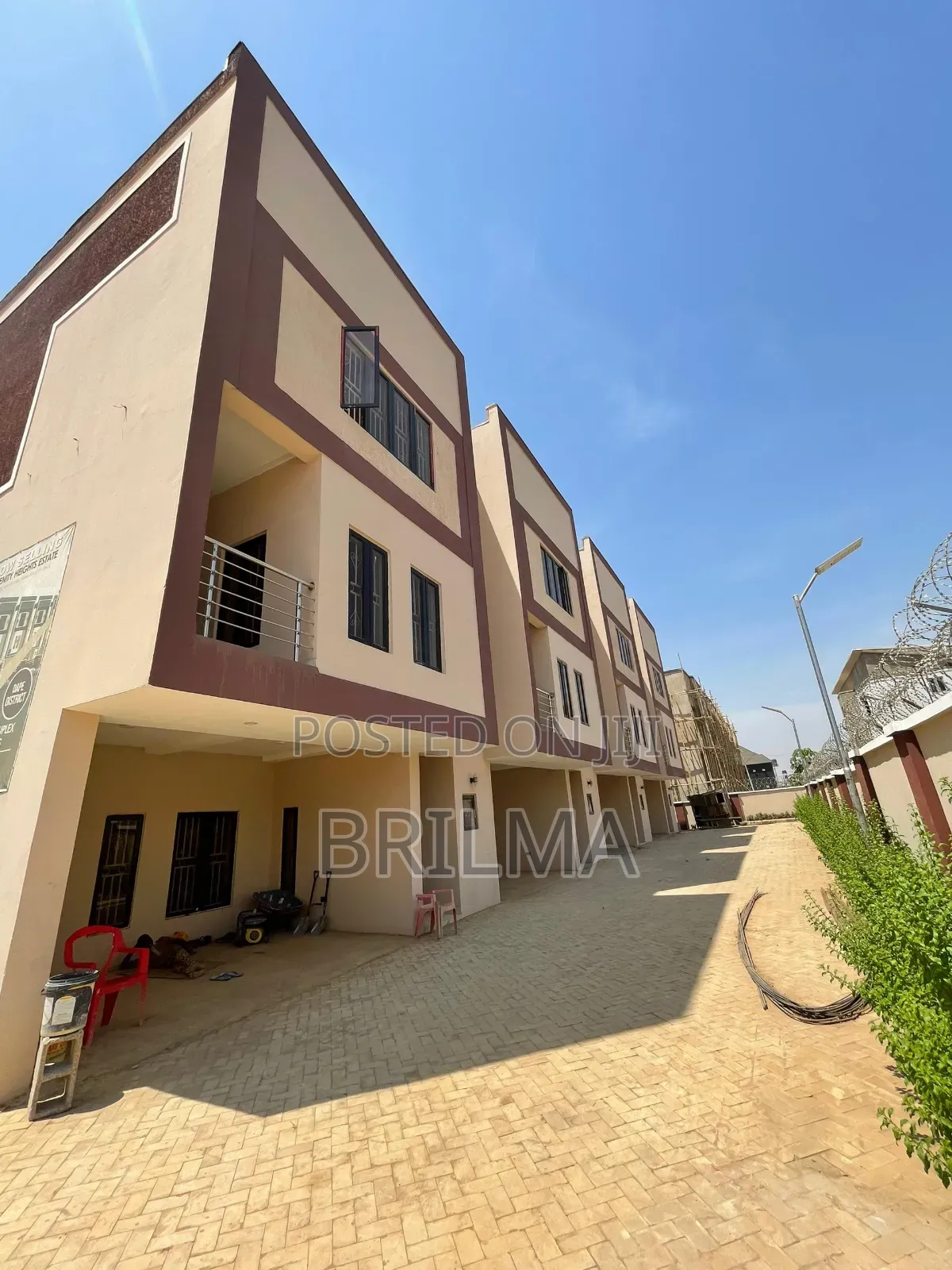 4bdrm Duplex in Life Camp for sale in Life Camp