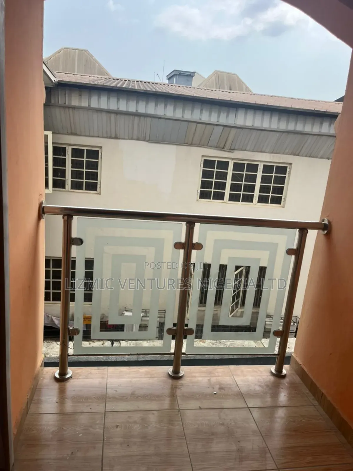 Furnished 3bdrm Apartment in Ajao Estate for rent in Ajao Estate
