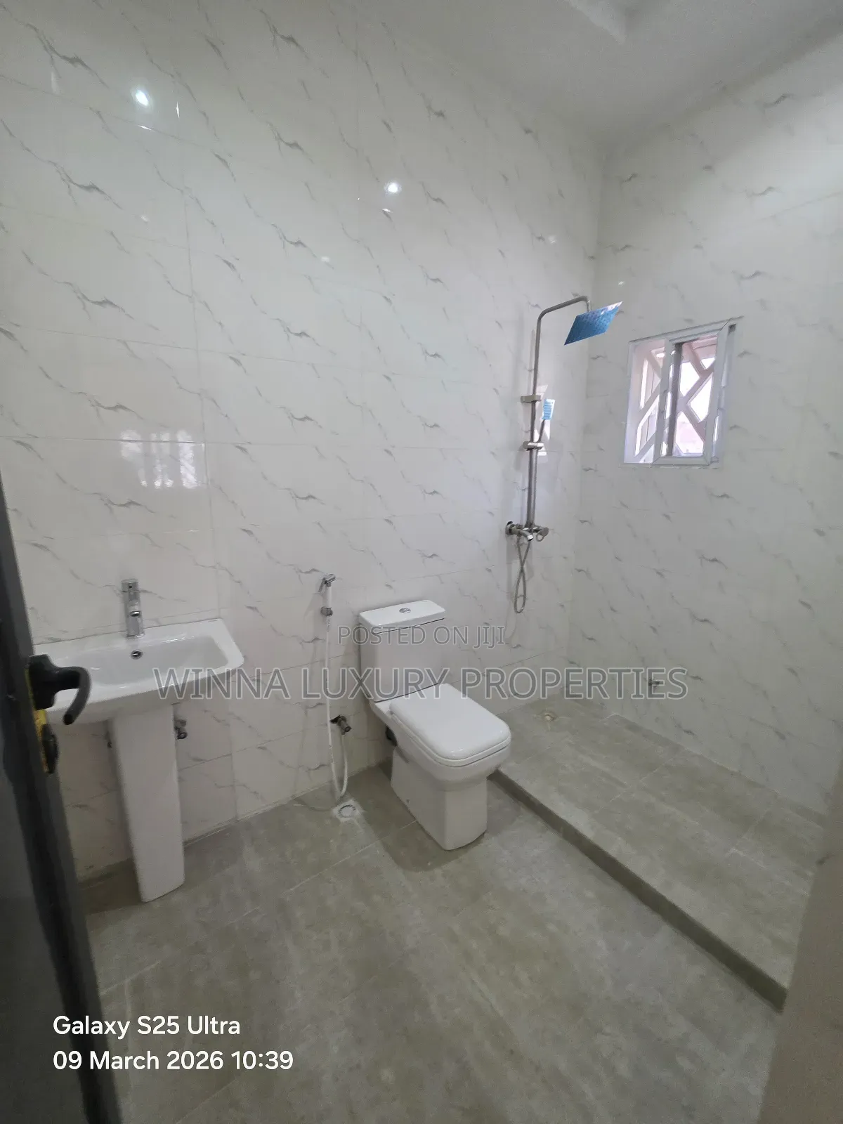 3bdrm Apartment in Sun Rise Estate, Lugbe District for rent in Lugbe District