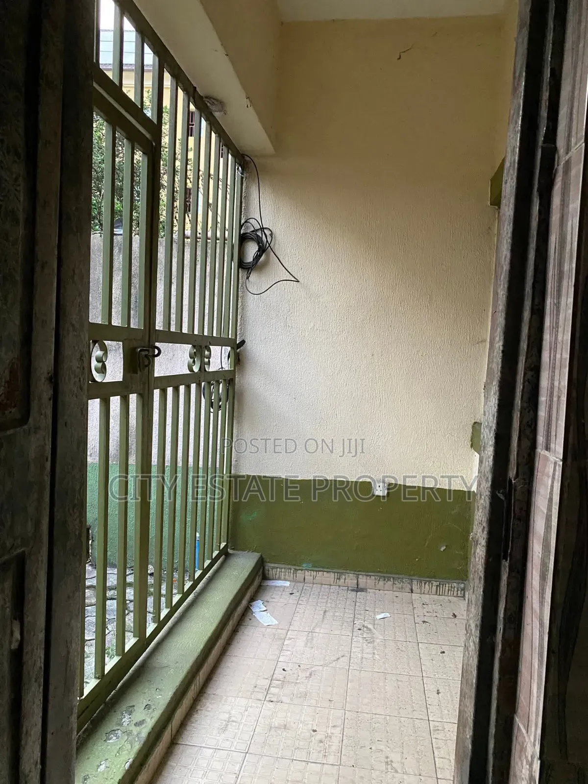 2bdrm Block of Flats in Court Estate, Port-Harcourt for rent in Port-Harcourt