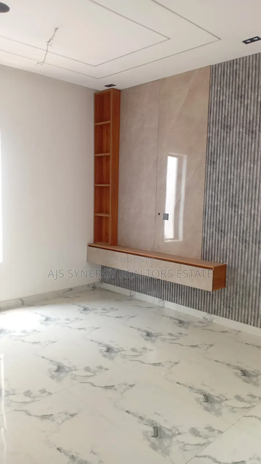5bdrm Duplex in Ikota for sale in Ikota