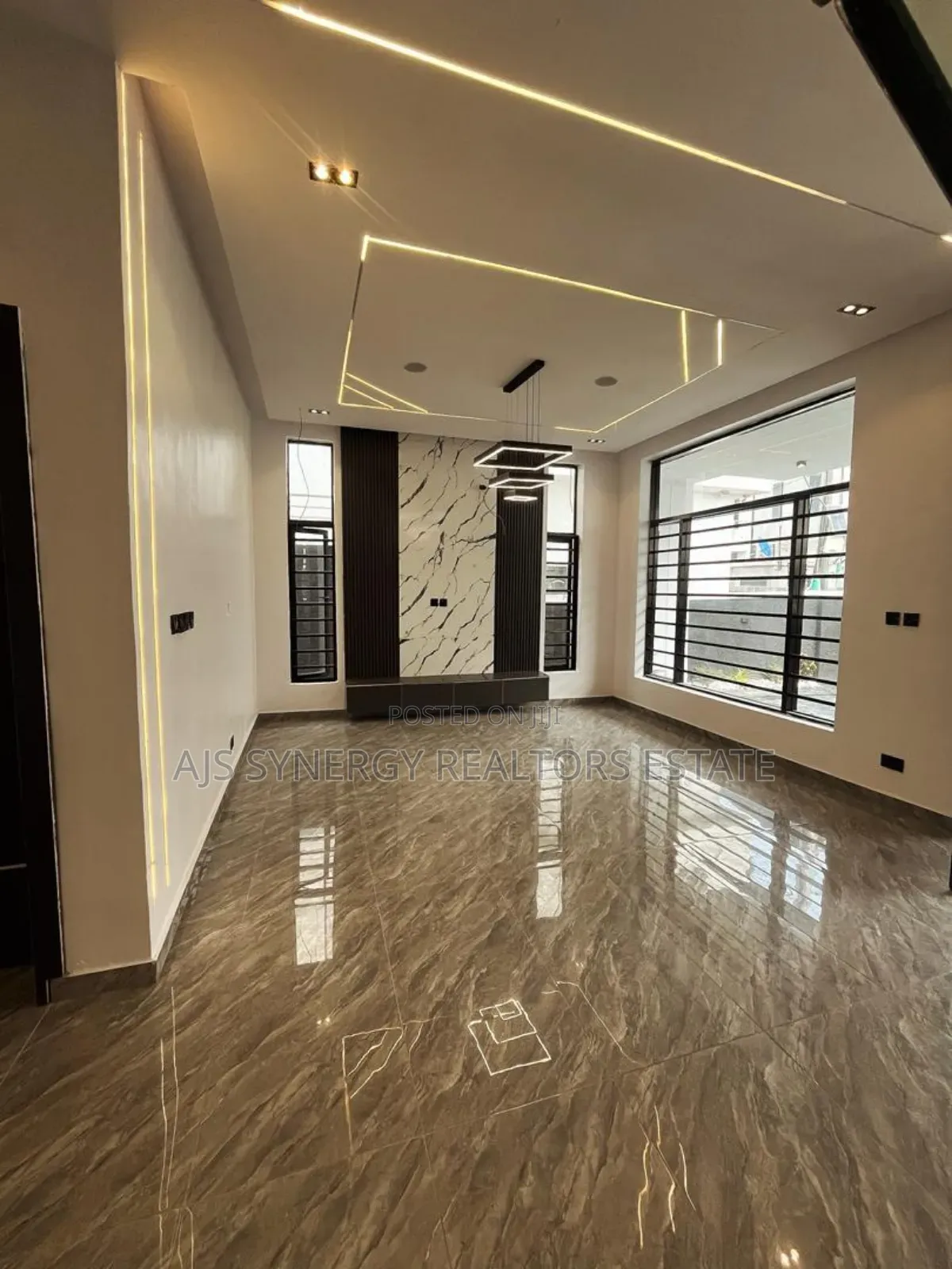 4bdrm Duplex in Ikota for sale in Ikota