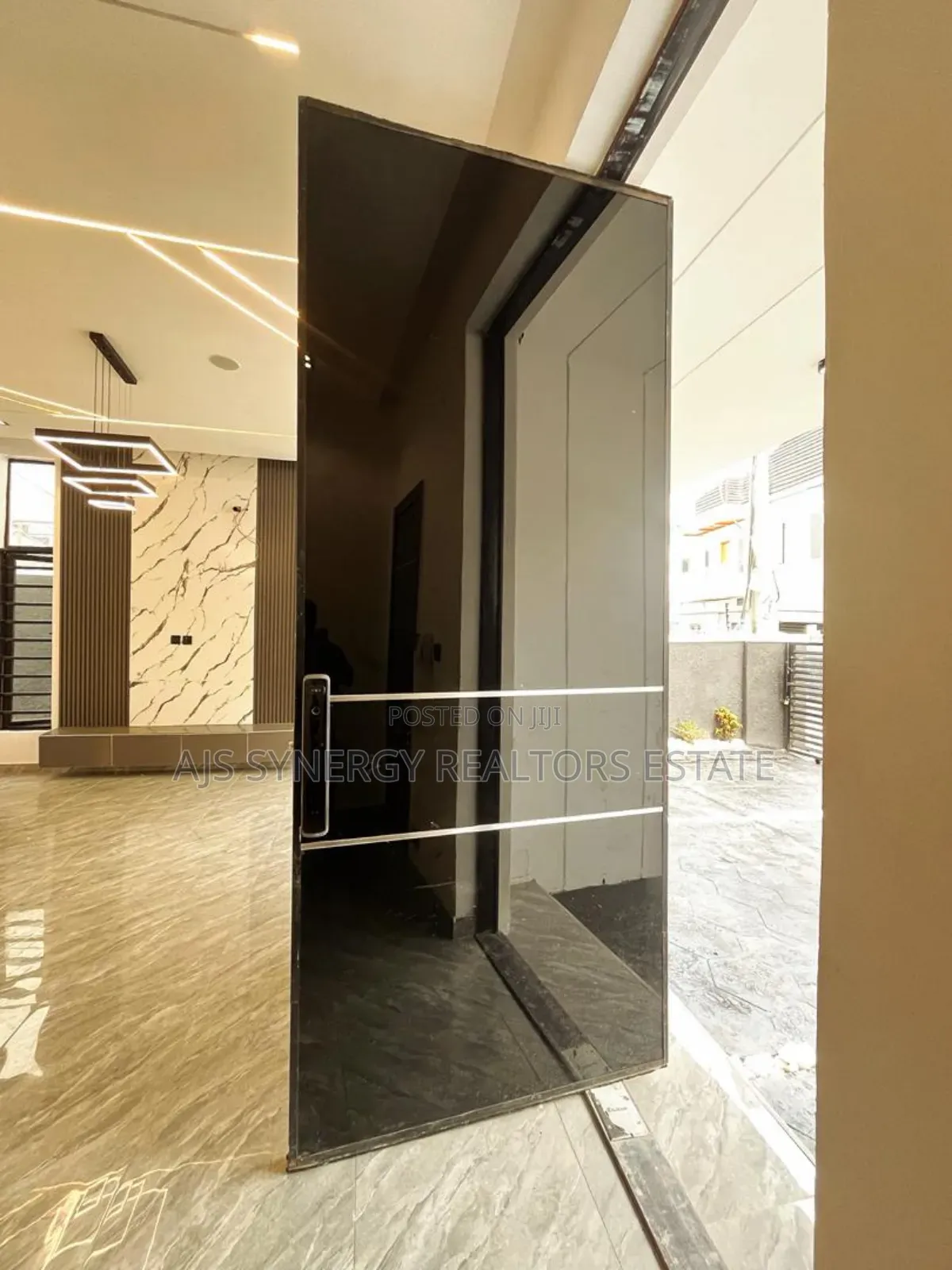 4bdrm Duplex in Ikota for sale in Ikota