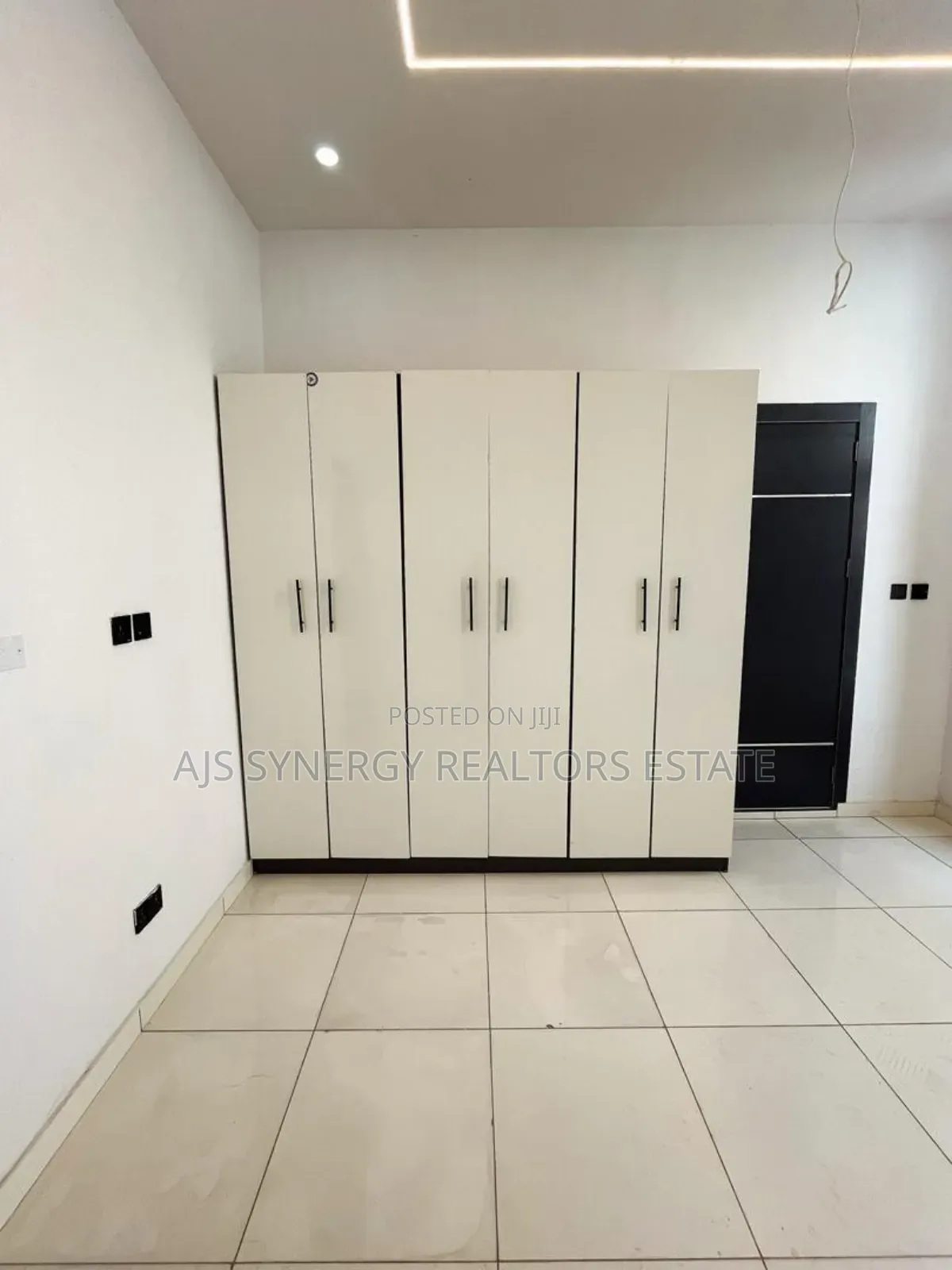 4bdrm Duplex in Ikota for sale in Ikota