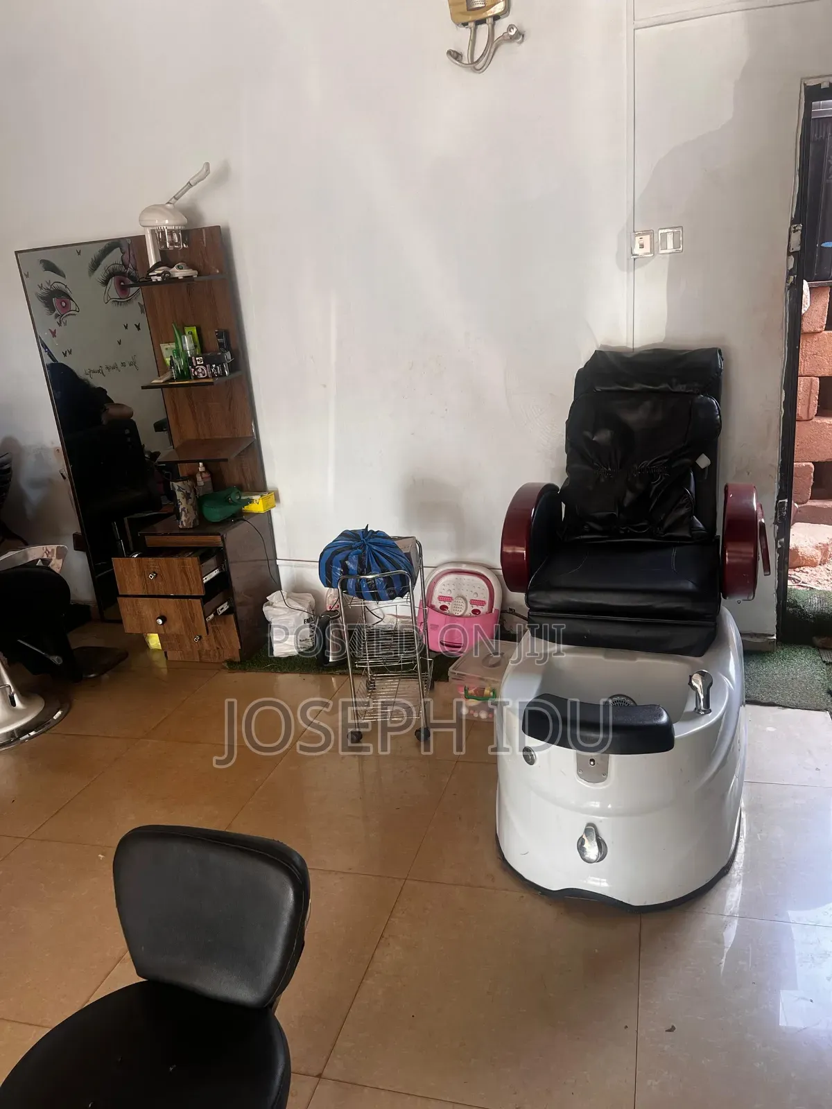 For Rent Shop at Onu Astata Enugu Ultra-Modern Unisex Salon Spa in Enugu