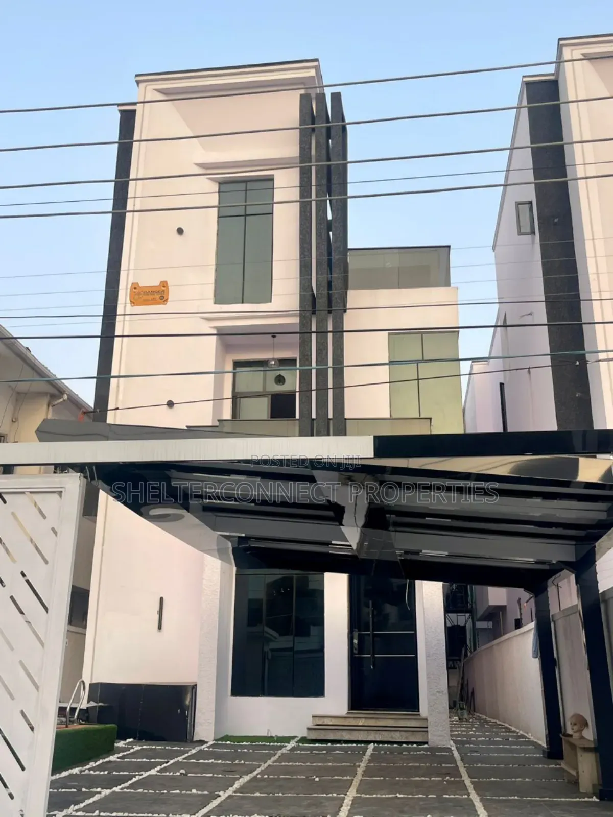 5bdrm Duplex in Lekki Expressway for sale in Lekki Expressway
