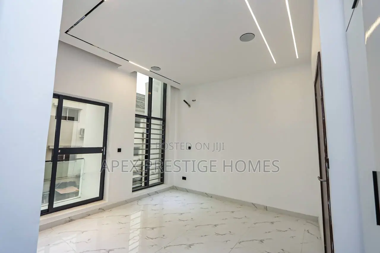 4bdrm Duplex in Lekki, Jakande for sale in Jakande