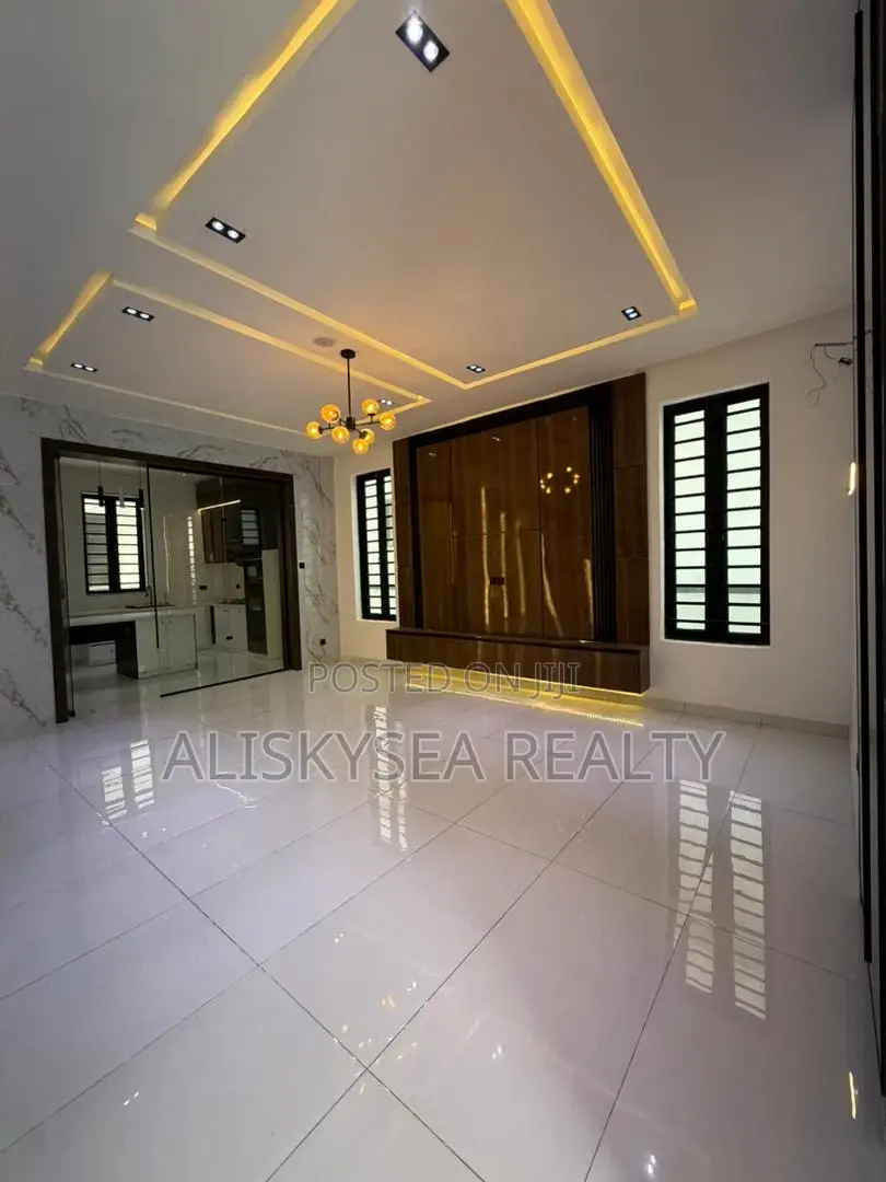 4bdrm Duplex in Ajah for sale in Ado / Ajah