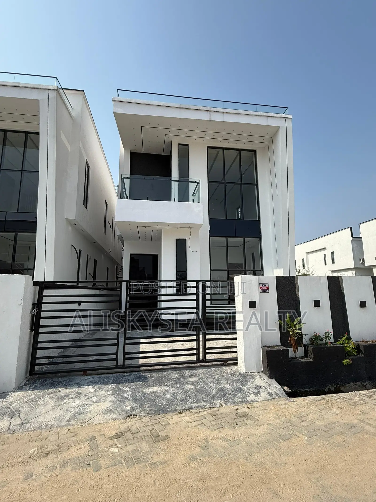 4bdrm Duplex in Ajah for sale in Ado / Ajah