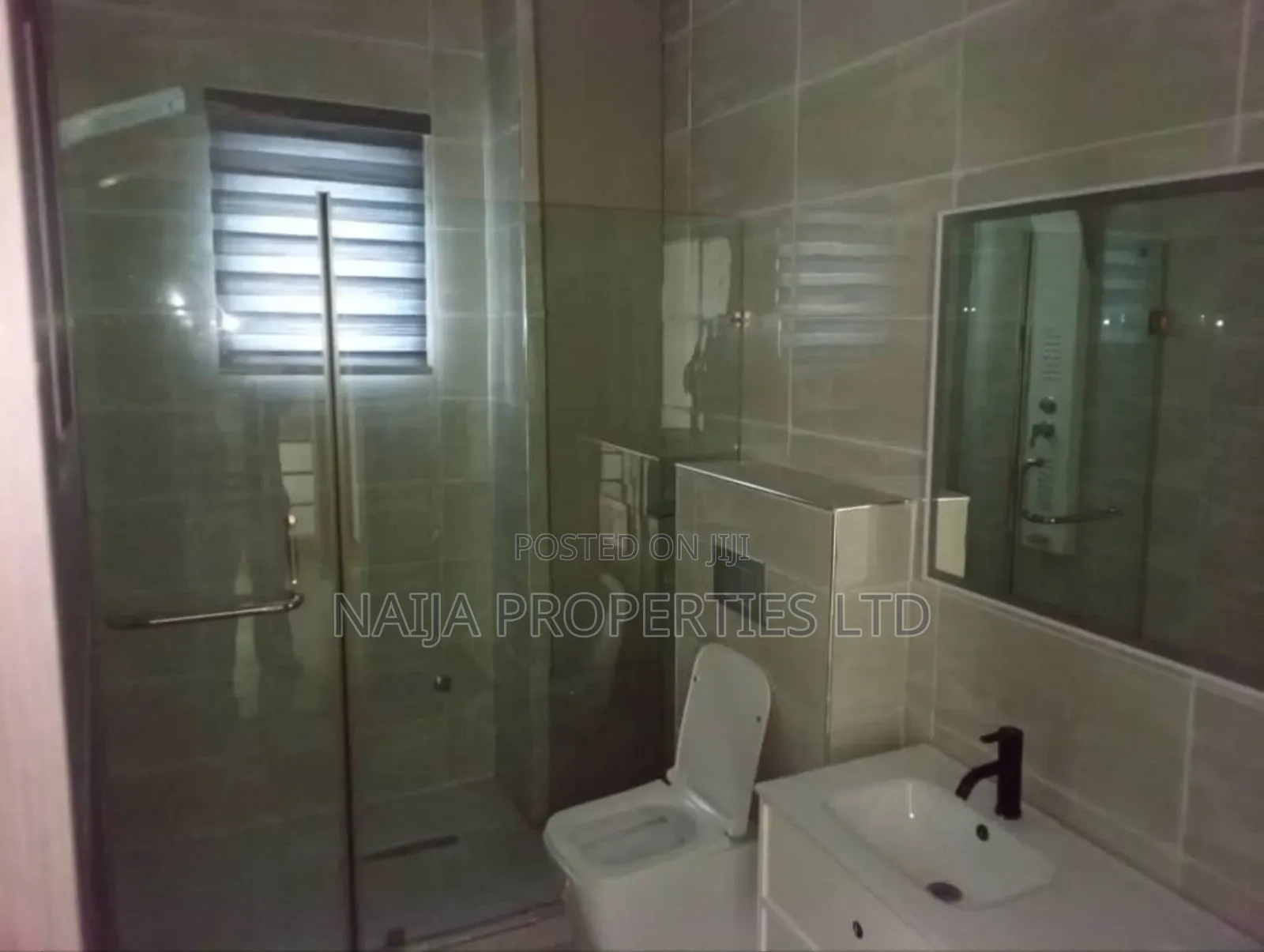 4bdrm Townhouse/Terrace in Off Adeola Odeku for sale in Adeola Odeku
