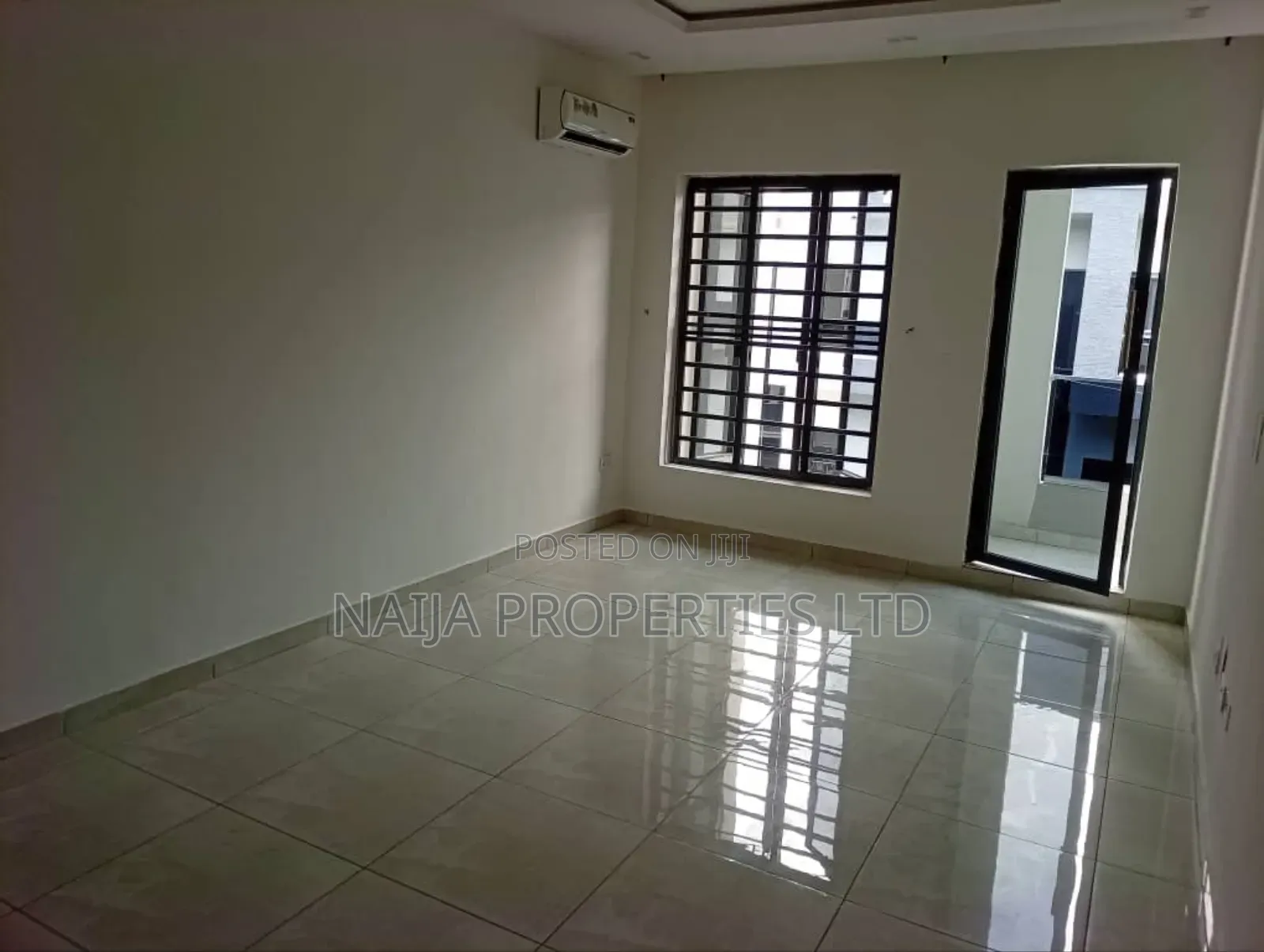 4bdrm Townhouse/Terrace in Off Adeola Odeku for sale in Adeola Odeku