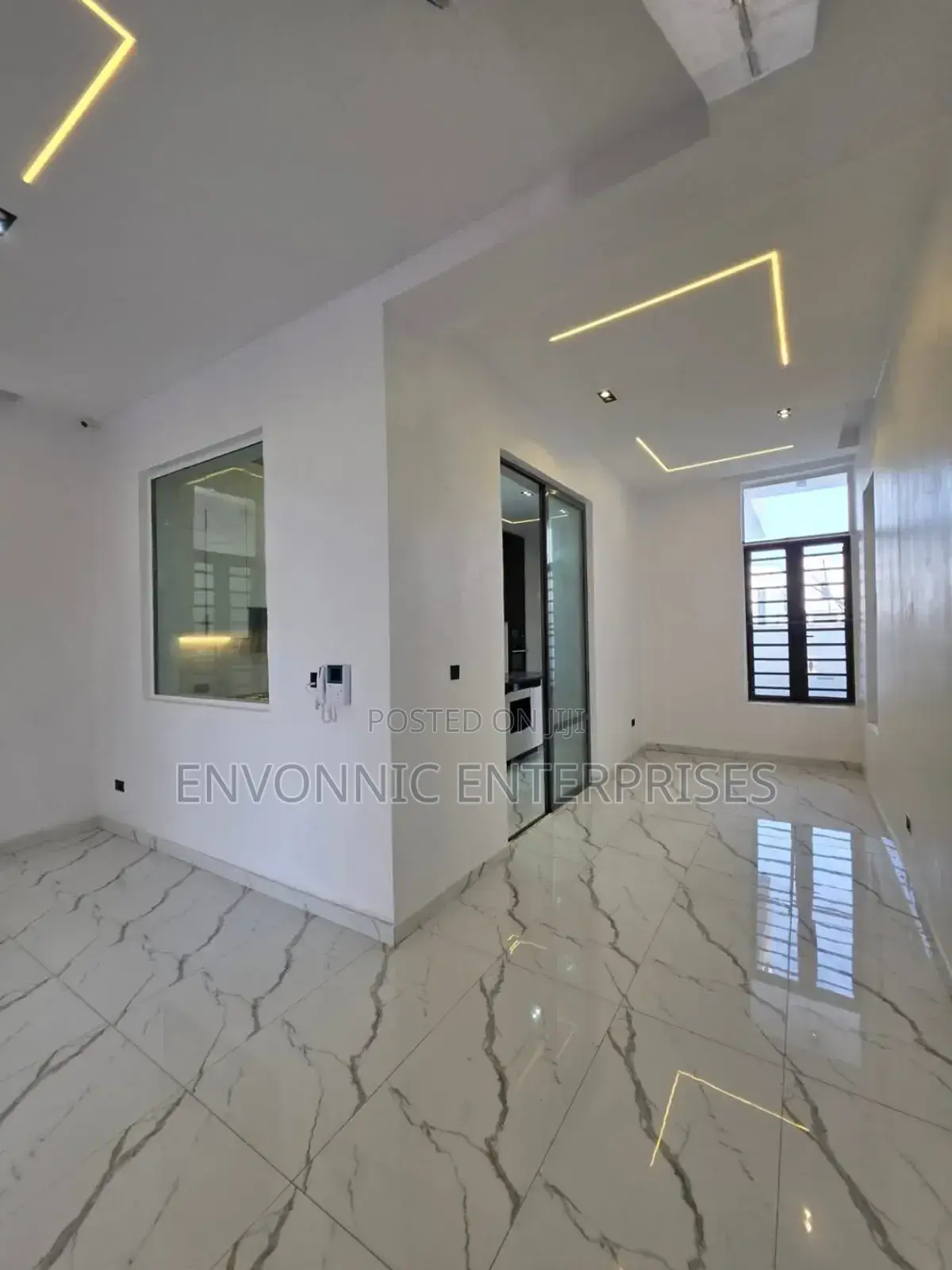 5bdrm Duplex in Lekki for sale in Lekki