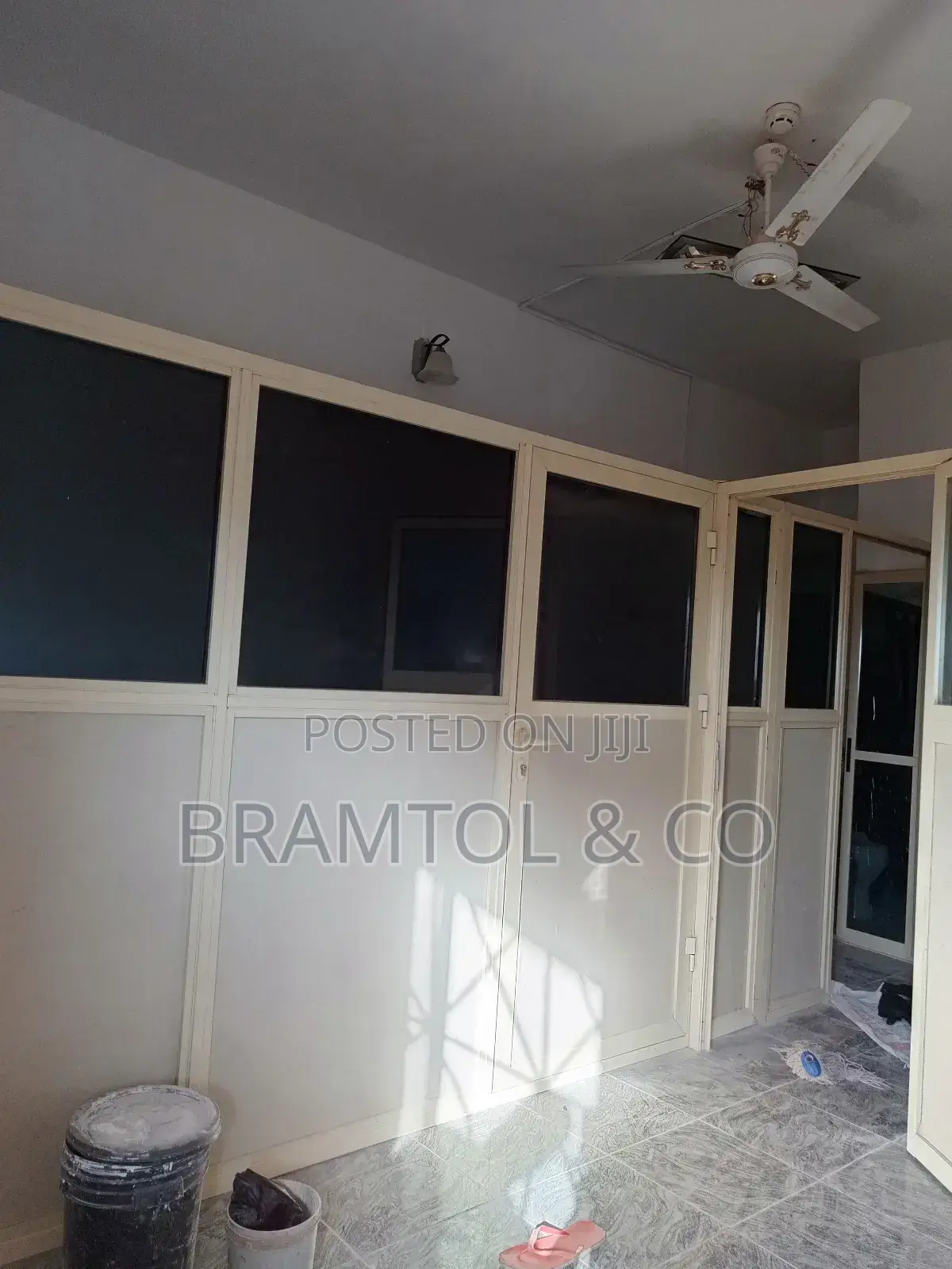 23 SQM Office/Shop Space for Rent in Durumi