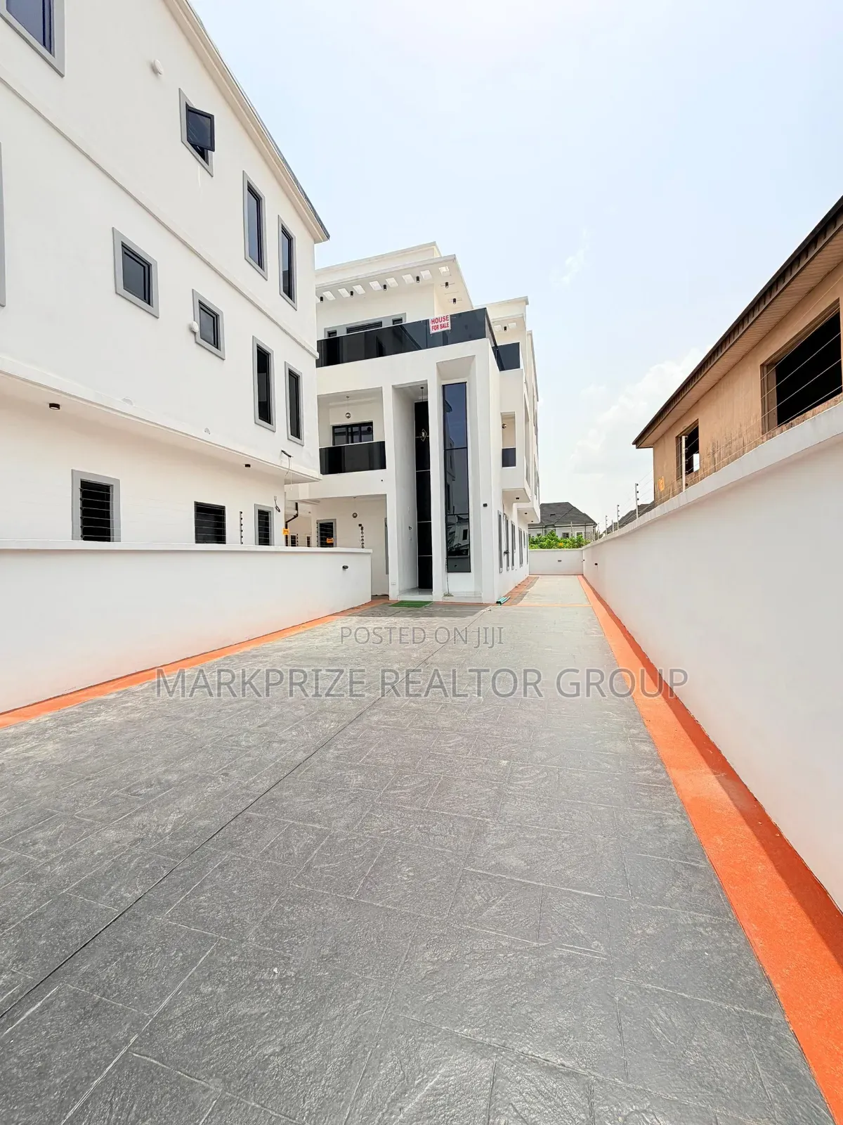 6bdrm Duplex in Opic Isheri for sale in Isheri North