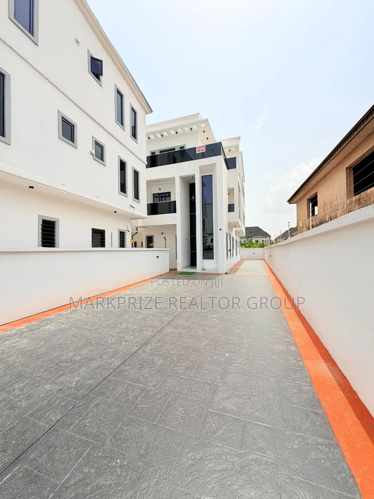 6bdrm Duplex in Opic Isheri for sale in Isheri North