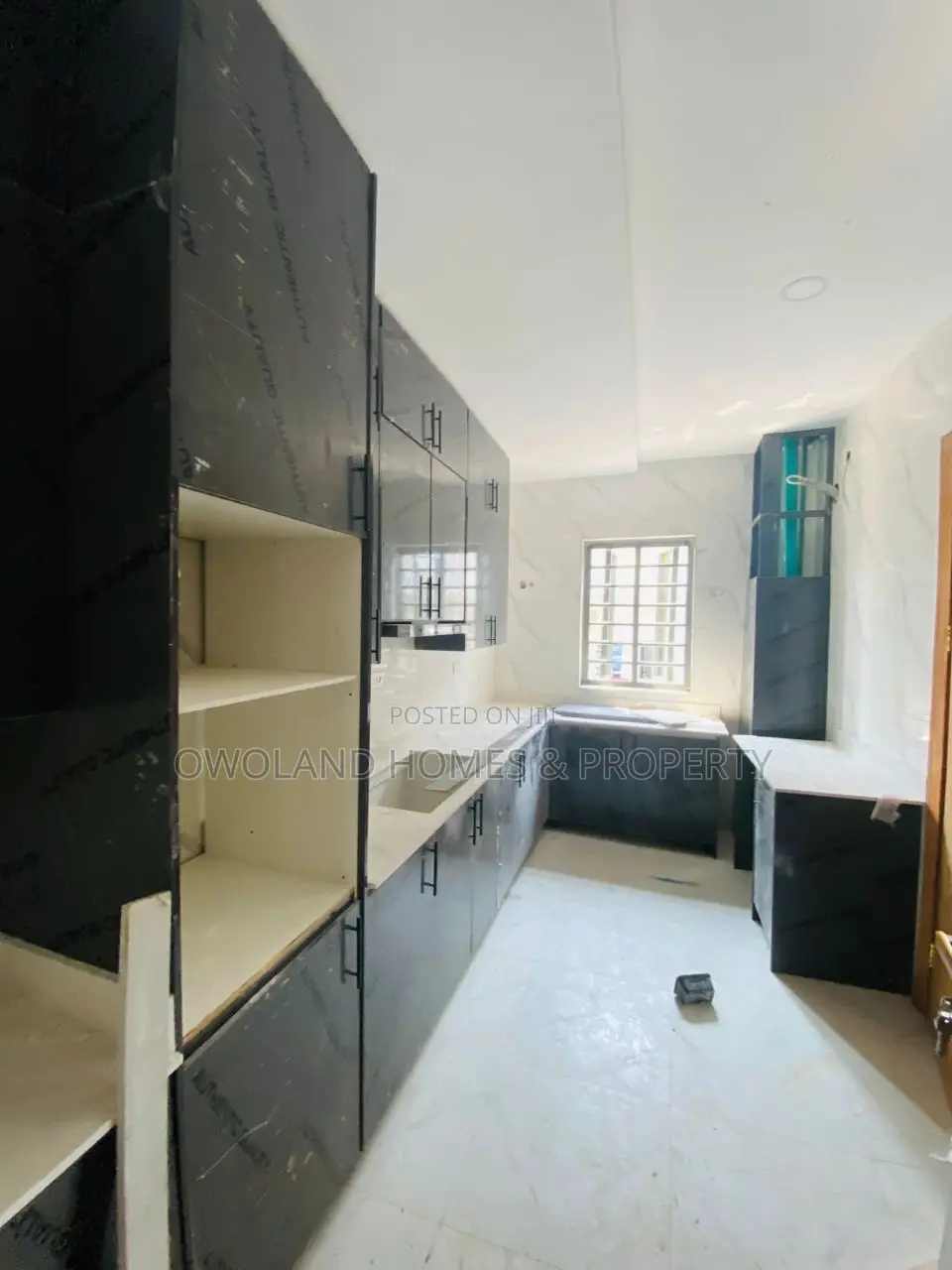 2bdrm Block of Flats in Ologolo Estate, Lekki for rent in Lekki