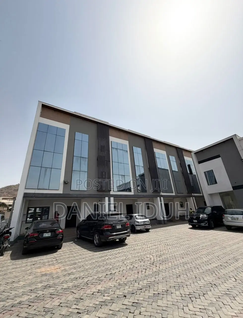 4bdrm Duplex in Wuye for sale in Wuye