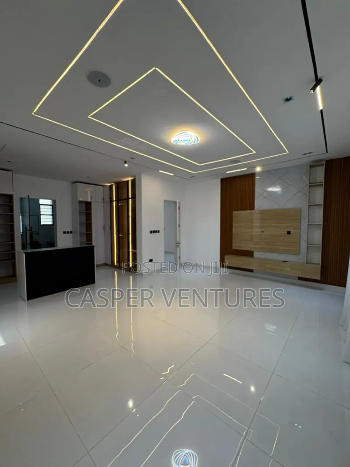 5bdrm Duplex in Chevron Drive for sale in Chevron
