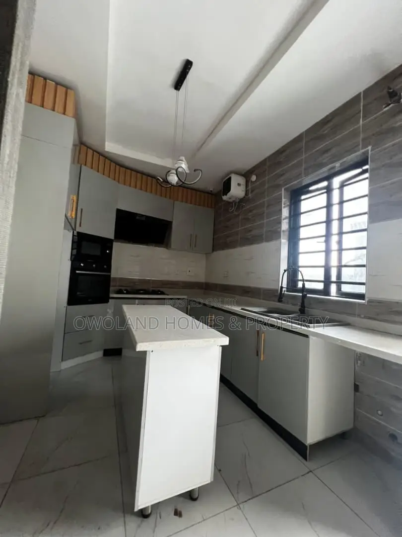 5bdrm Duplex in Lekki for sale in Lekki