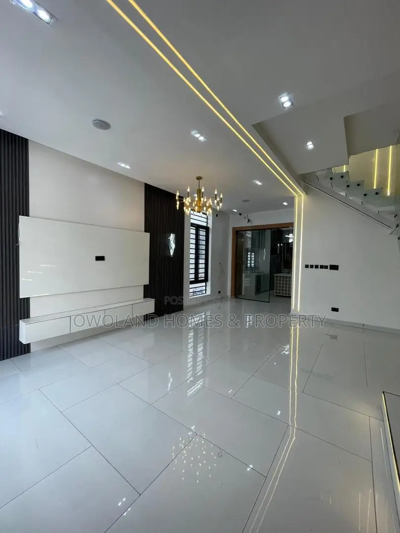 4bdrm Duplex in Lekki for rent in Lekki