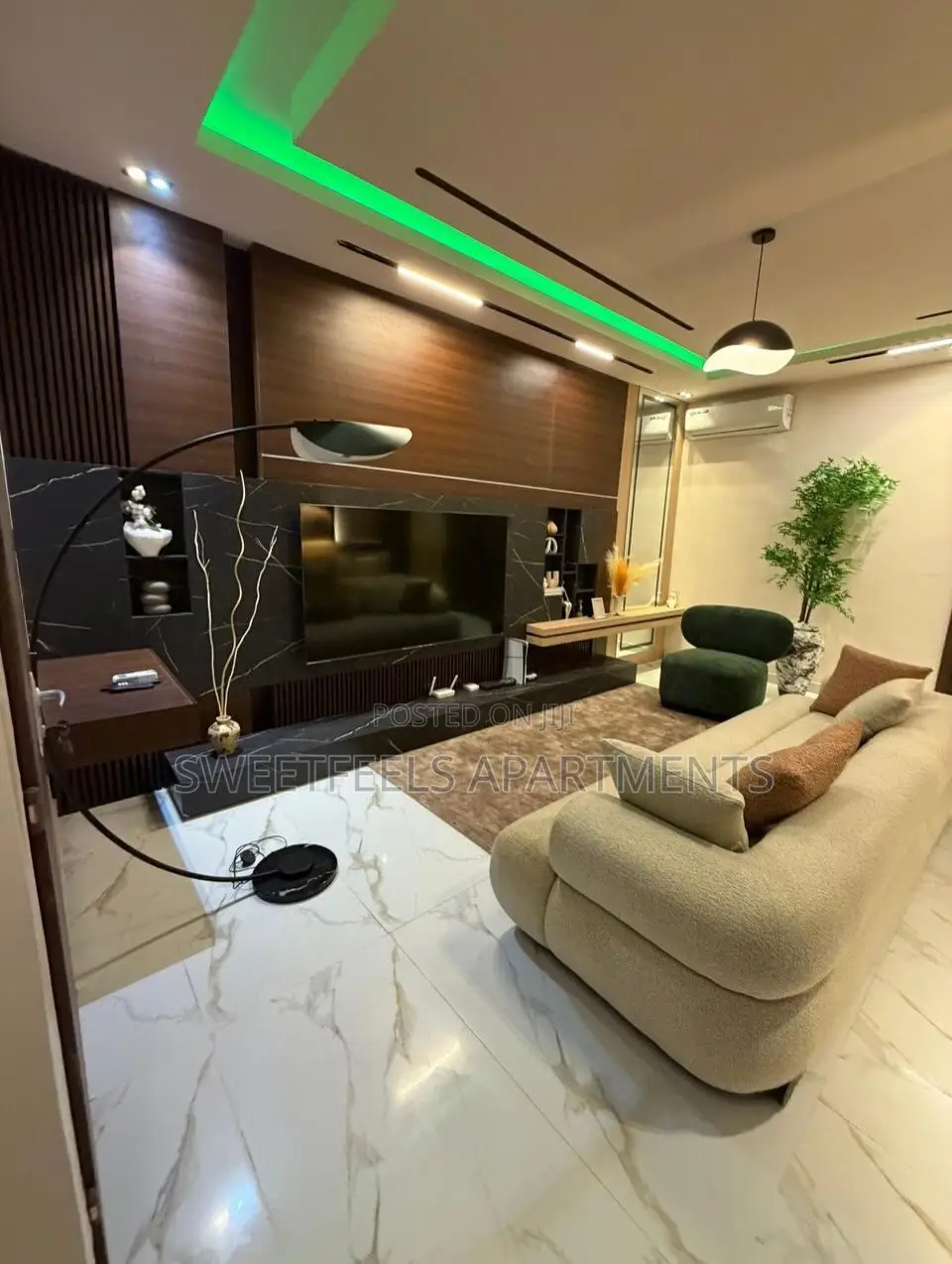 Luxury Studio Apartment With Ps5, Well Equipped Kitchenette in Lekki Phase 1