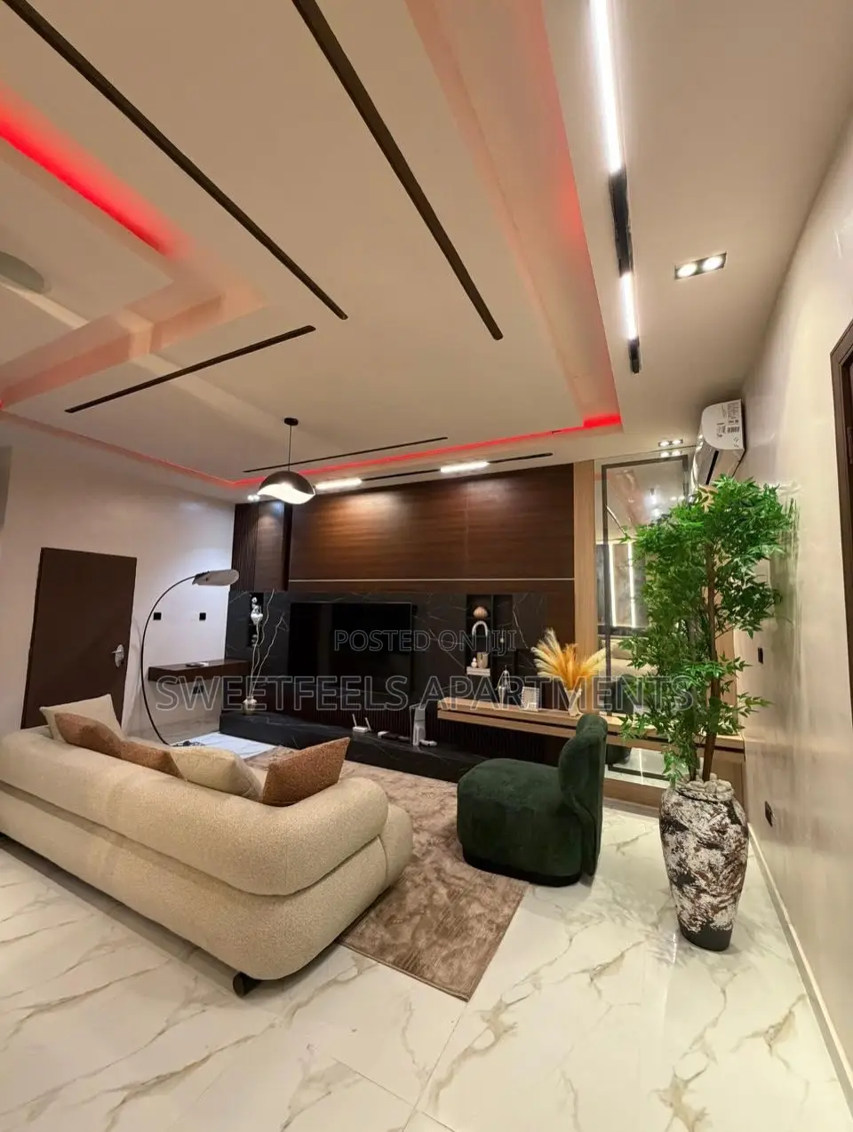 Luxury Studio Apartment With Ps5, Well Equipped Kitchenette in Lekki Phase 1
