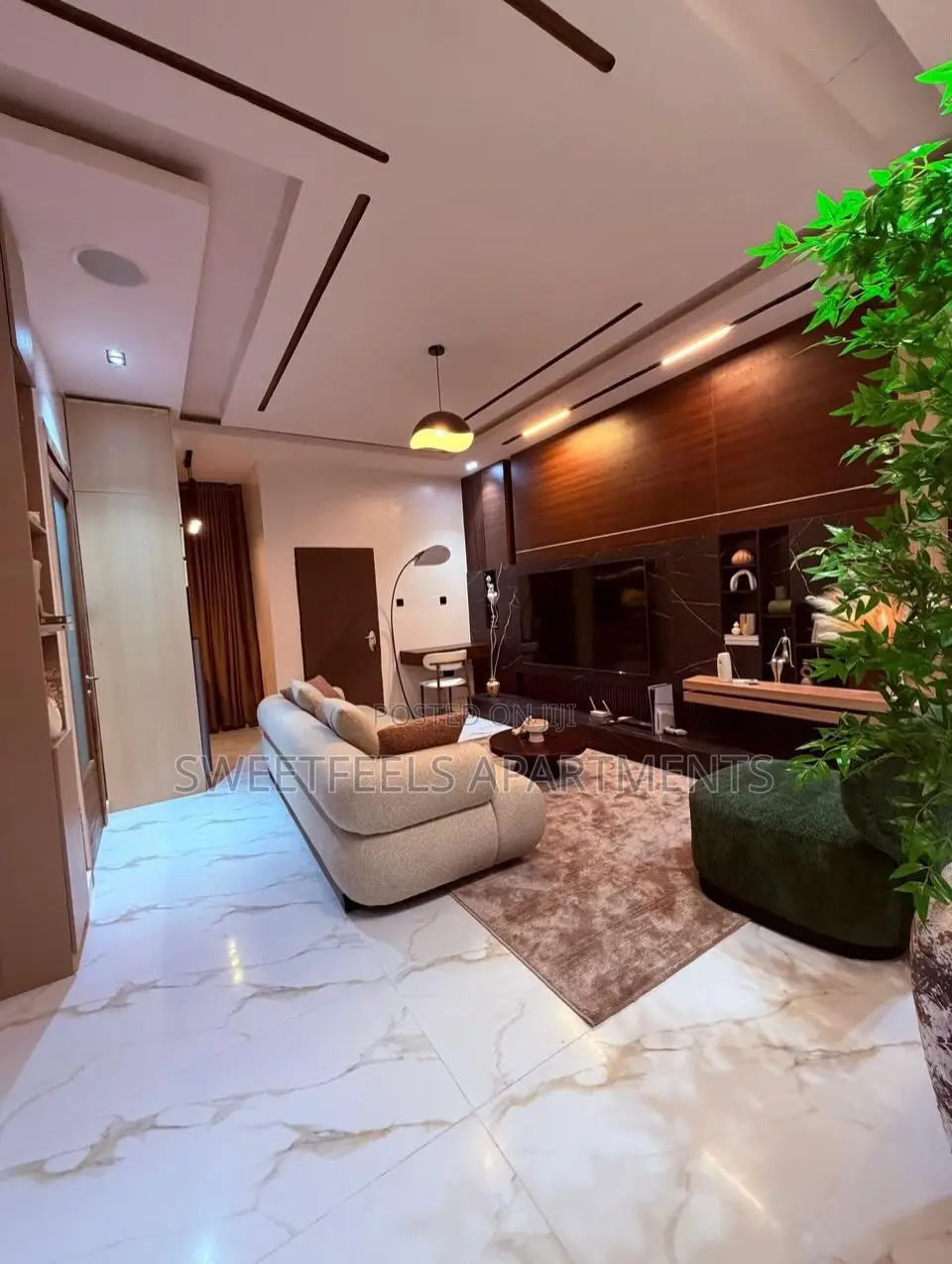 Luxury Studio Apartment With Ps5, Well Equipped Kitchenette in Lekki Phase 1