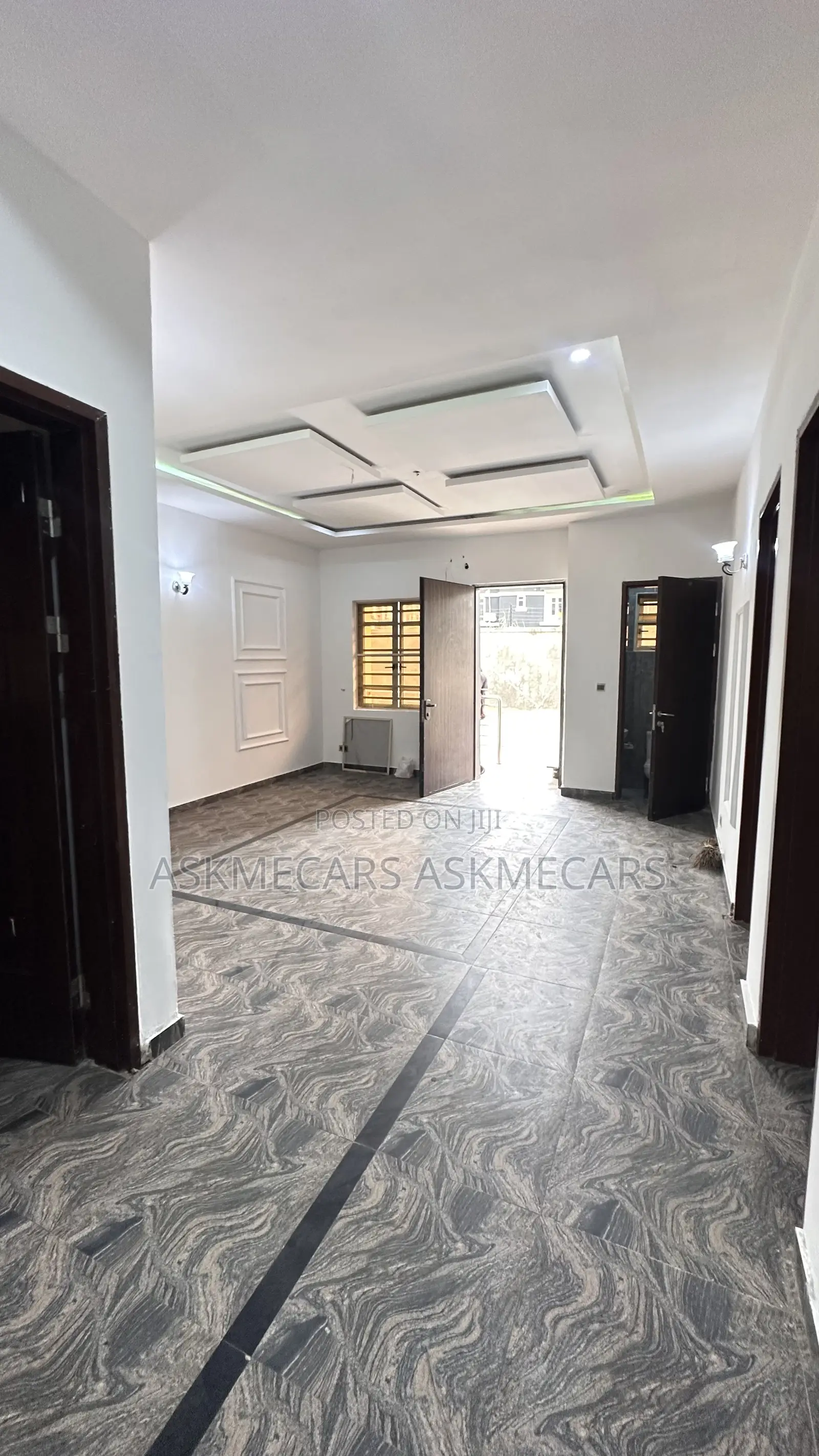 2bdrm Room & Parlour in Chevron for rent in Chevron