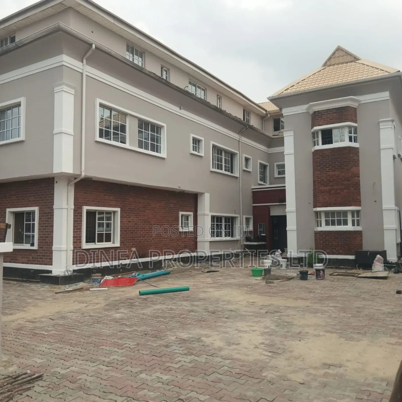 3bdrm Apartment in Admiralty Way, Lekki Phase 1 for rent in Lekki Phase 1