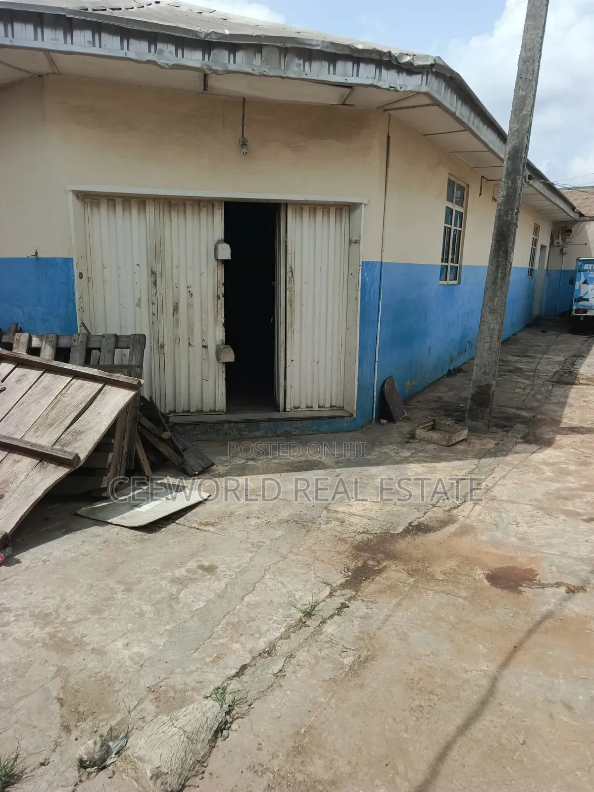 Mini Warehouse With Office at Orita Challenge Ibadan in CHallenge / Ibadan