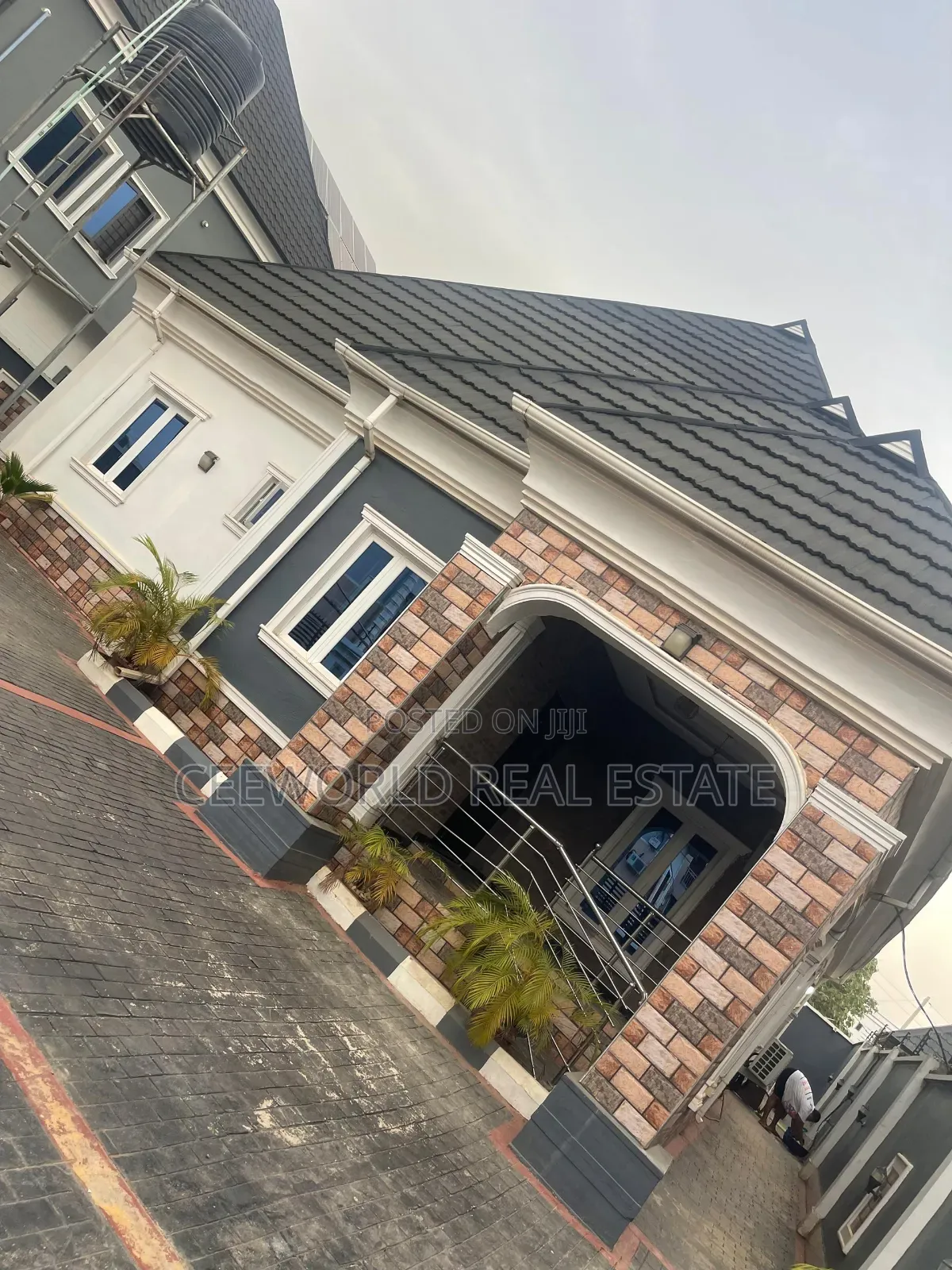 4bdrm Bungalow in Ajila Estate Elebu, Akala Express for rent in Akala Express