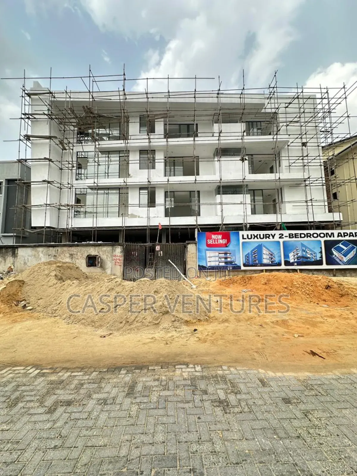 2bdrm Apartment in Off Admiralty Way, Lekki Phase 1 for sale in Lekki Phase 1