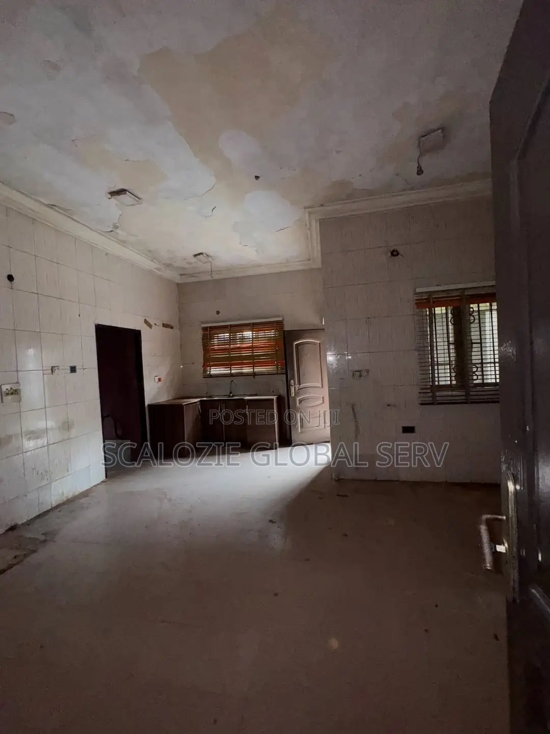 6bdrm Duplex in Abacha Rd, G.R.A for sale in GRA Phase 3 / Port-Harcourt