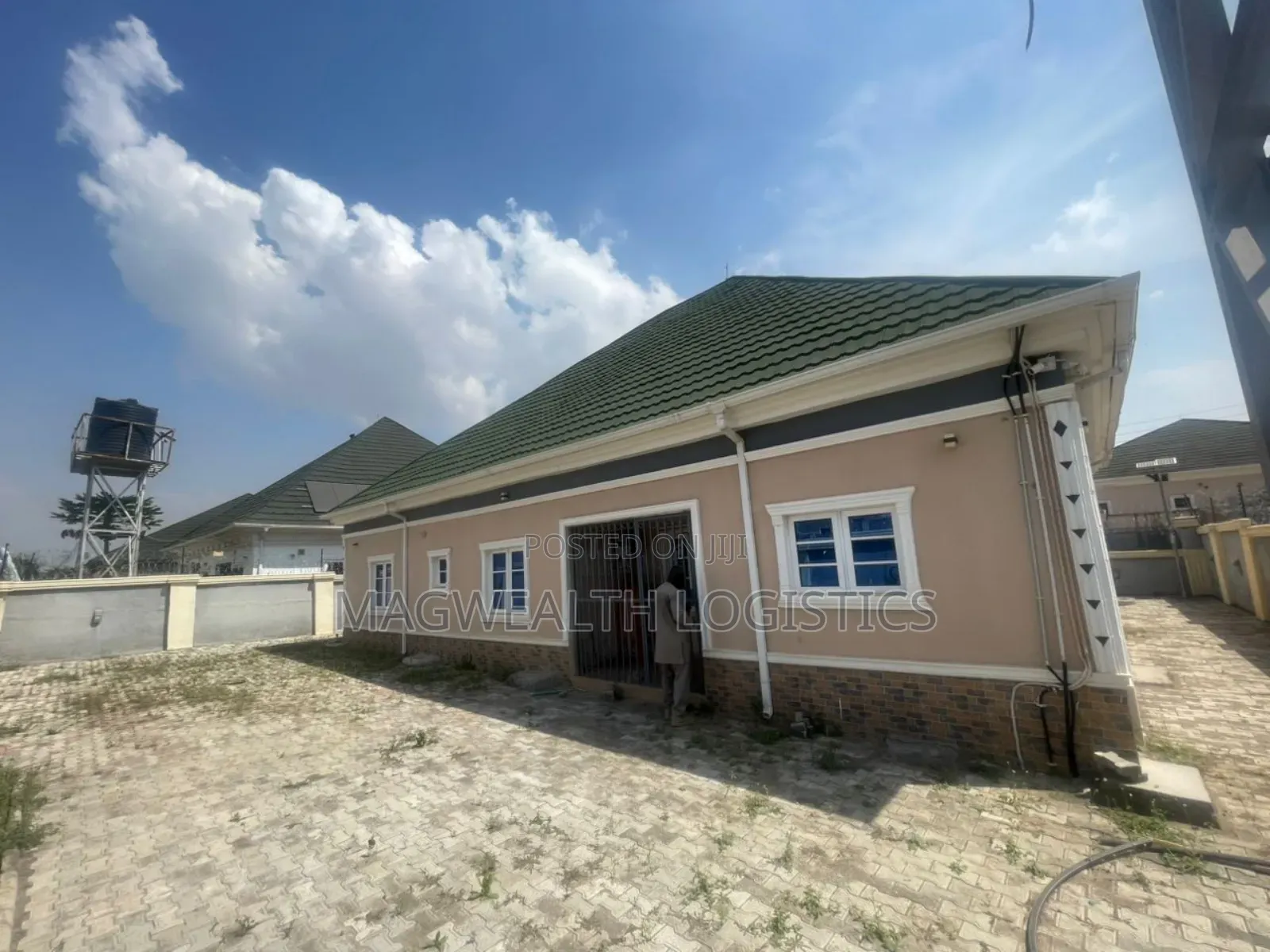 4bdrm Bungalow in Sabon Lugbe for sale in Sabon Lugbe