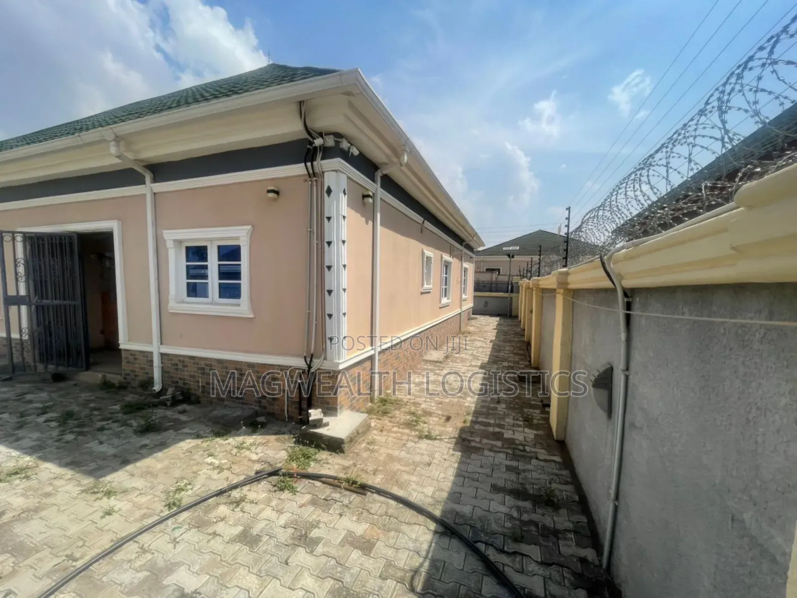 4bdrm Bungalow in Sabon Lugbe for sale in Sabon Lugbe