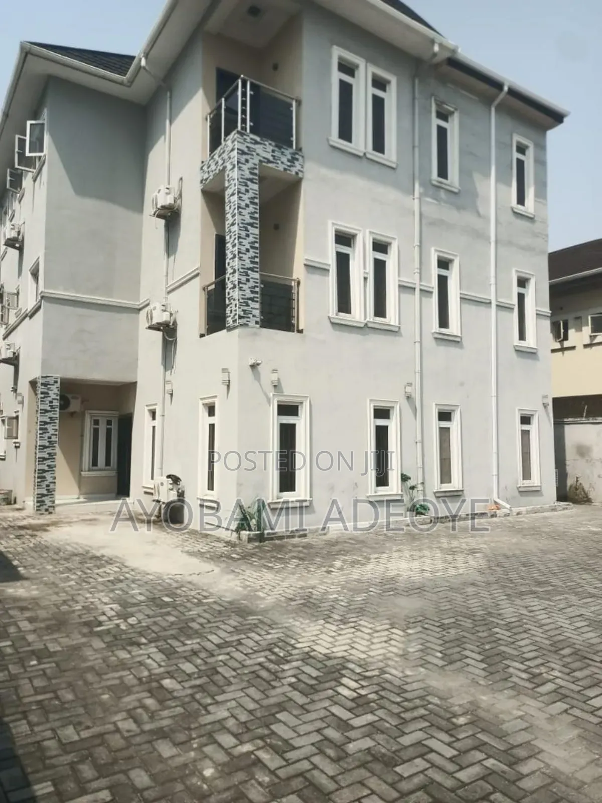 2bdrm Block of Flats in Admiralty, Lekki Phase 1 for rent in Lekki Phase 1