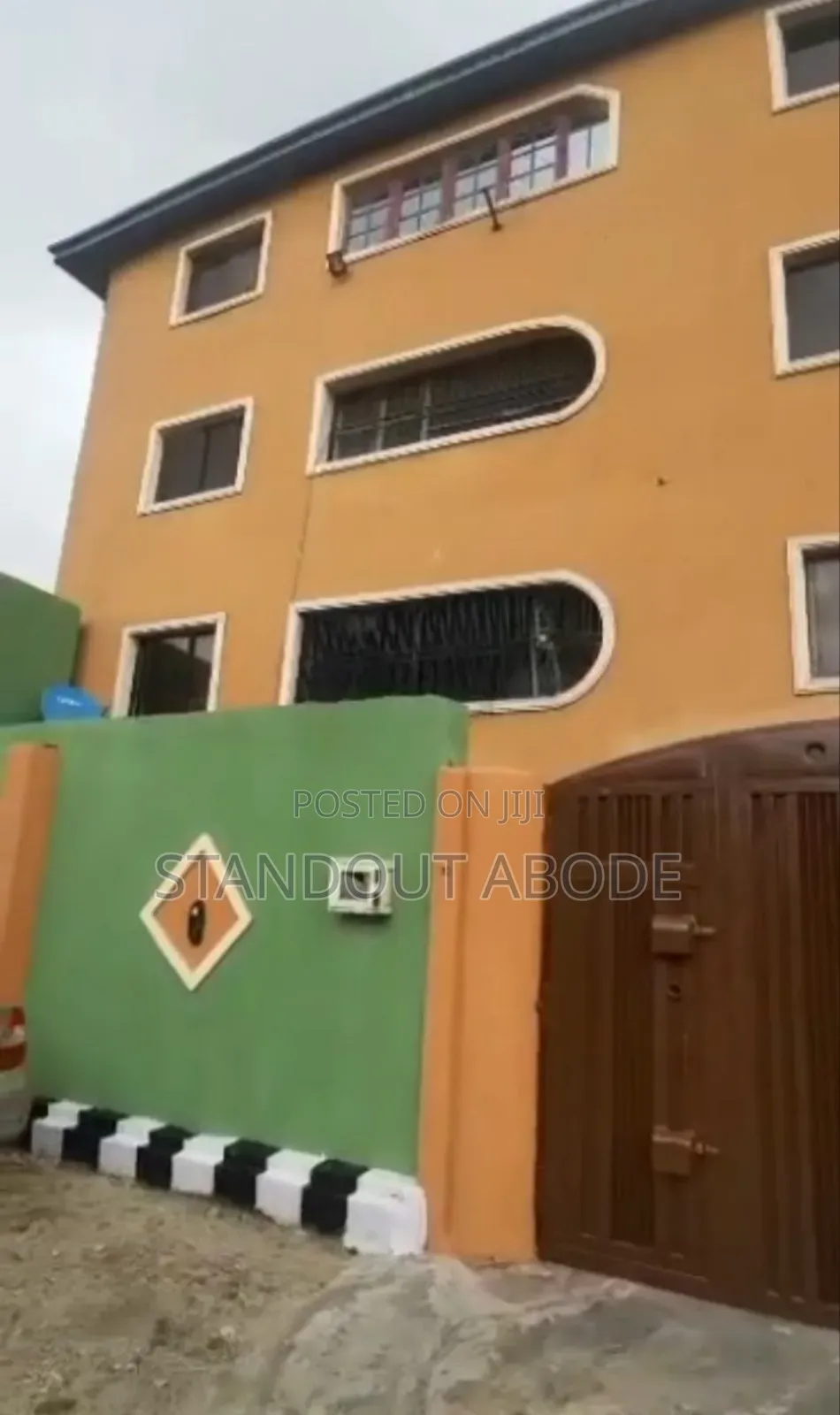 3bdrm Block of Flats in In A Close Off Iju for sale in Iju-Ishaga