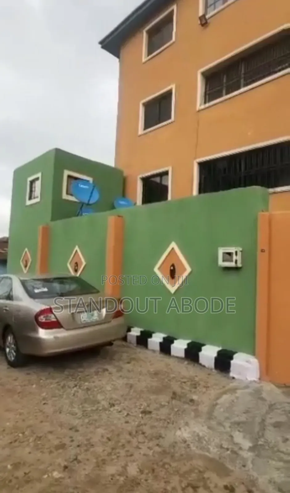 3bdrm Block of Flats in In A Close Off Iju for sale in Iju-Ishaga