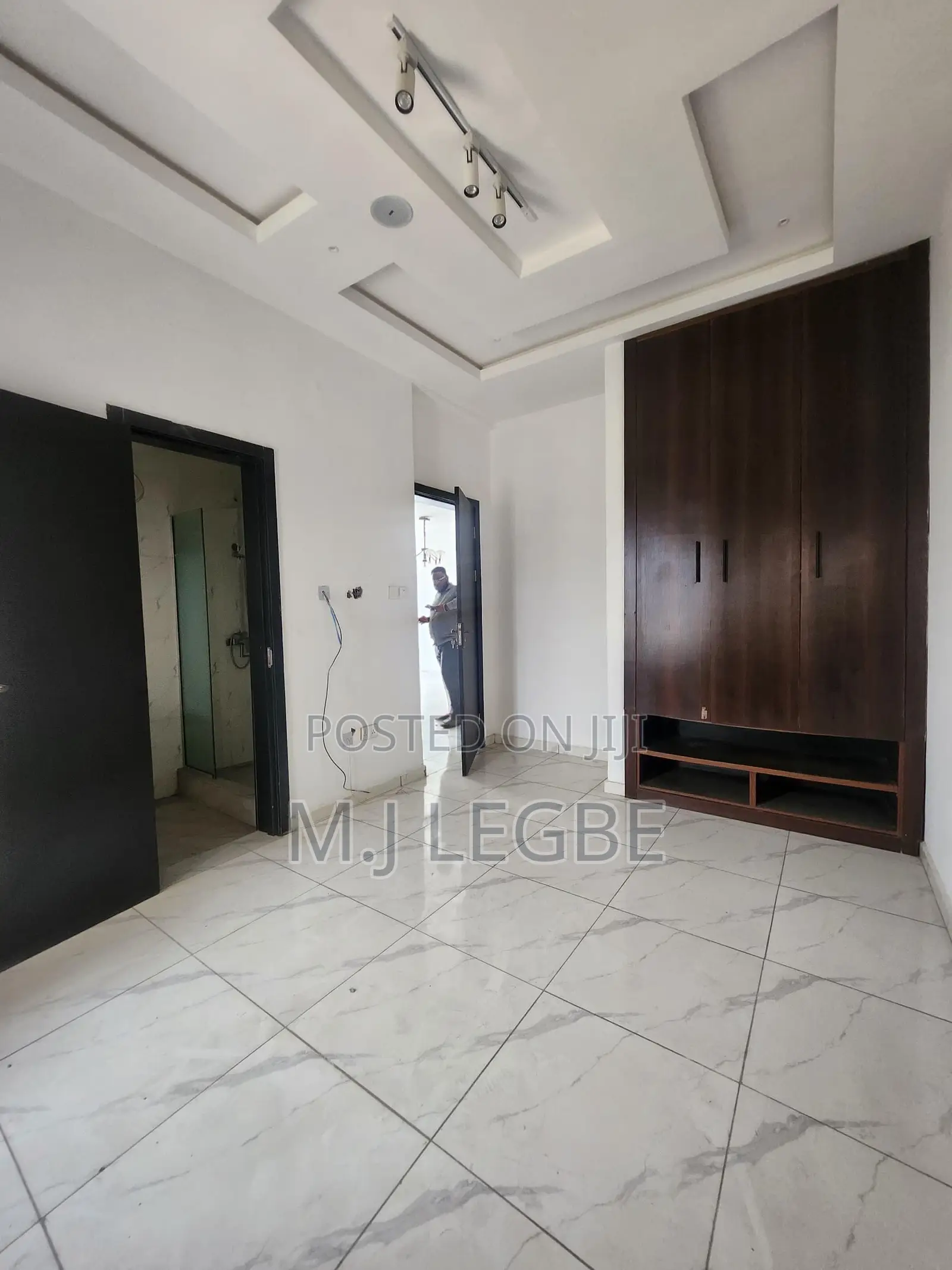 2bdrm Apartment in Ologolo, Lekki for rent in Lekki