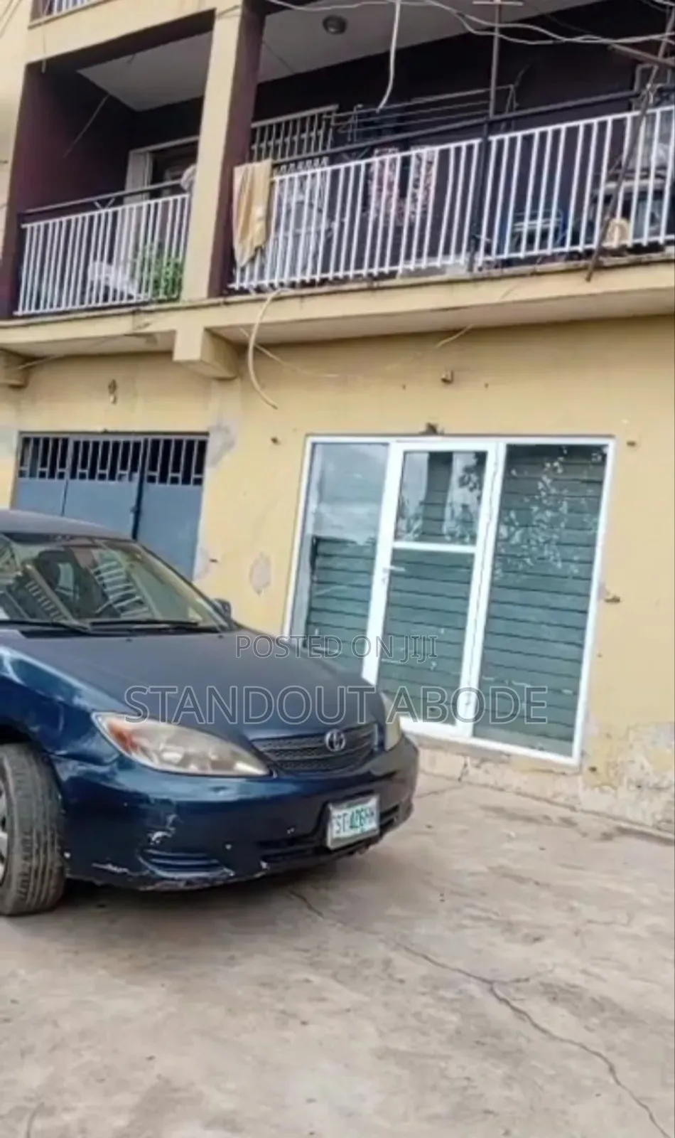 3bdrm Block of Flats in Secure Location, Akowonjo for sale in Akowonjo