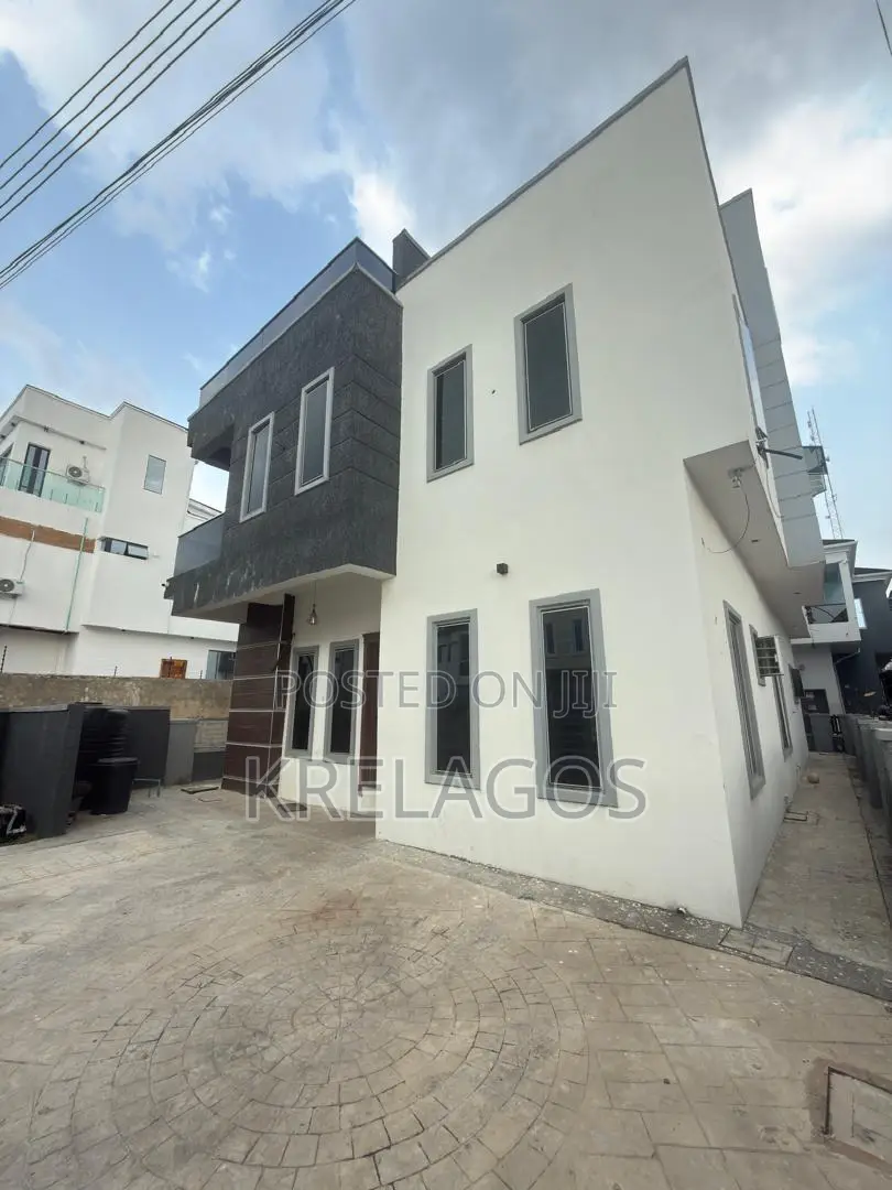 5bdrm Duplex in Ikota for rent in Ikota