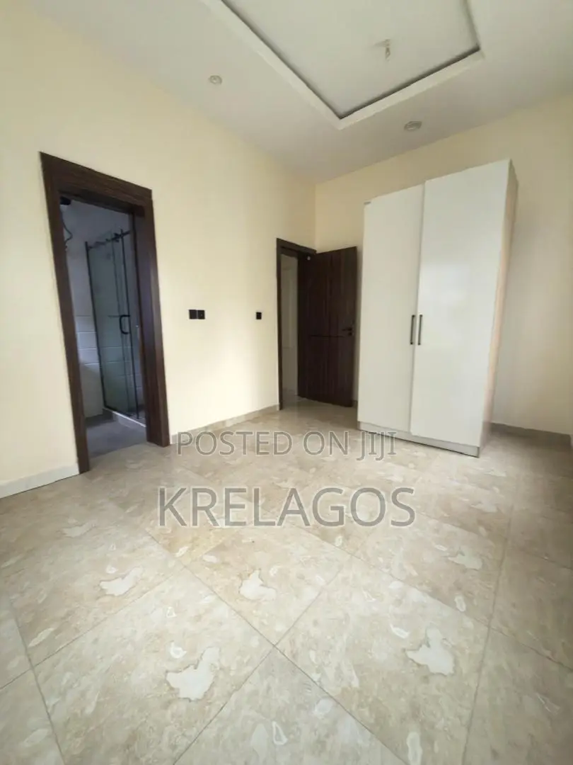5bdrm Duplex in Ikota for rent in Ikota