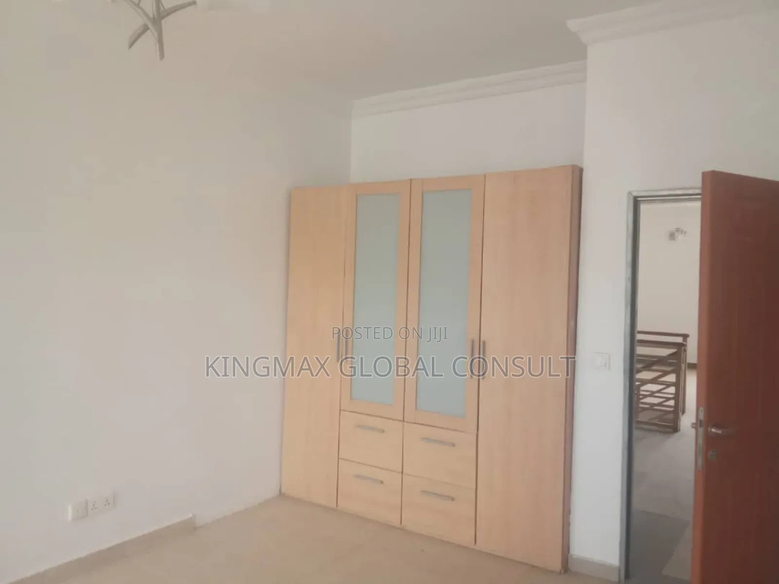 5bdrm Duplex in Prince And Princess, Kaura for sale in Kaura