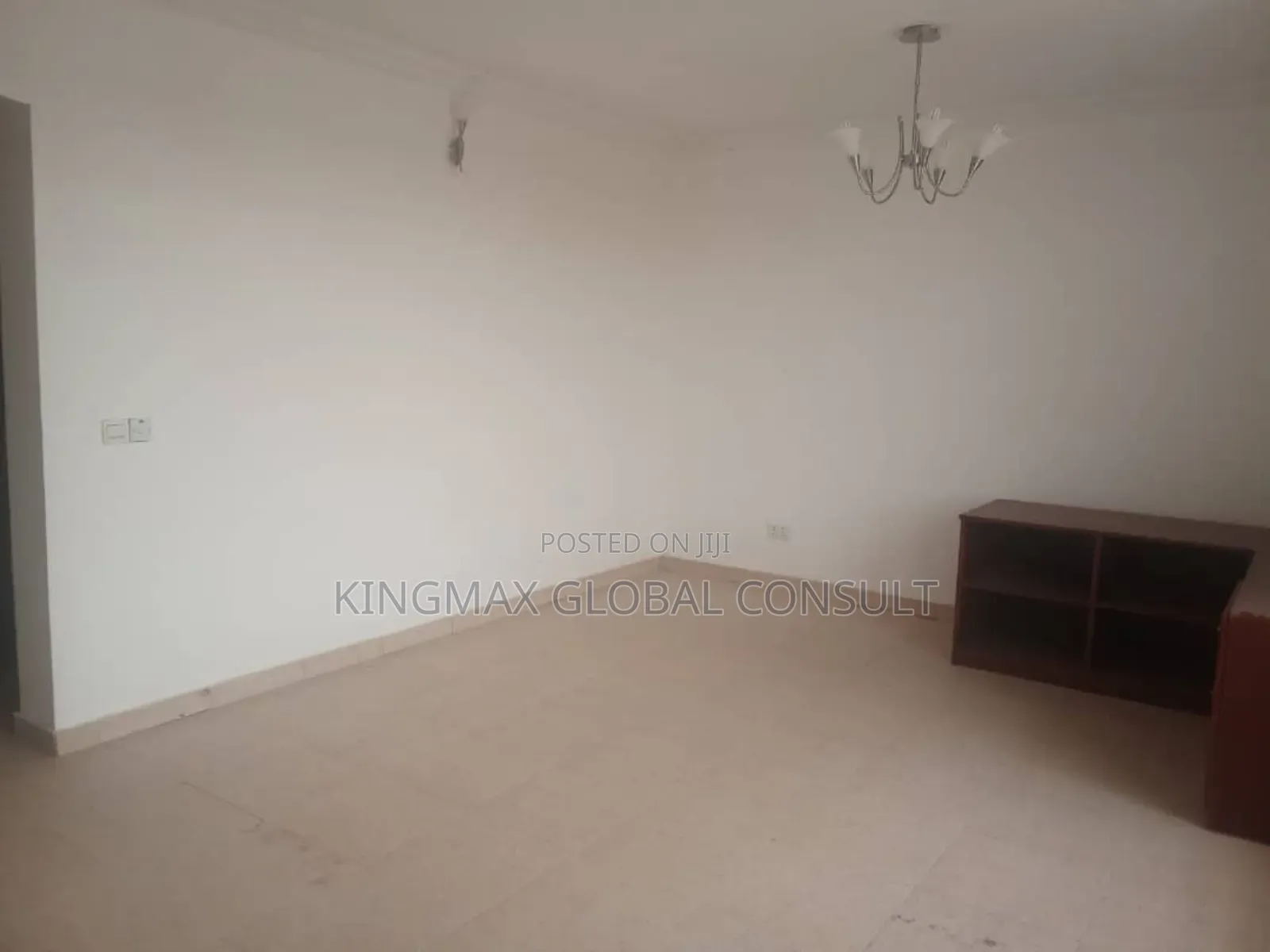 5bdrm Duplex in Prince And Princess, Kaura for sale in Kaura