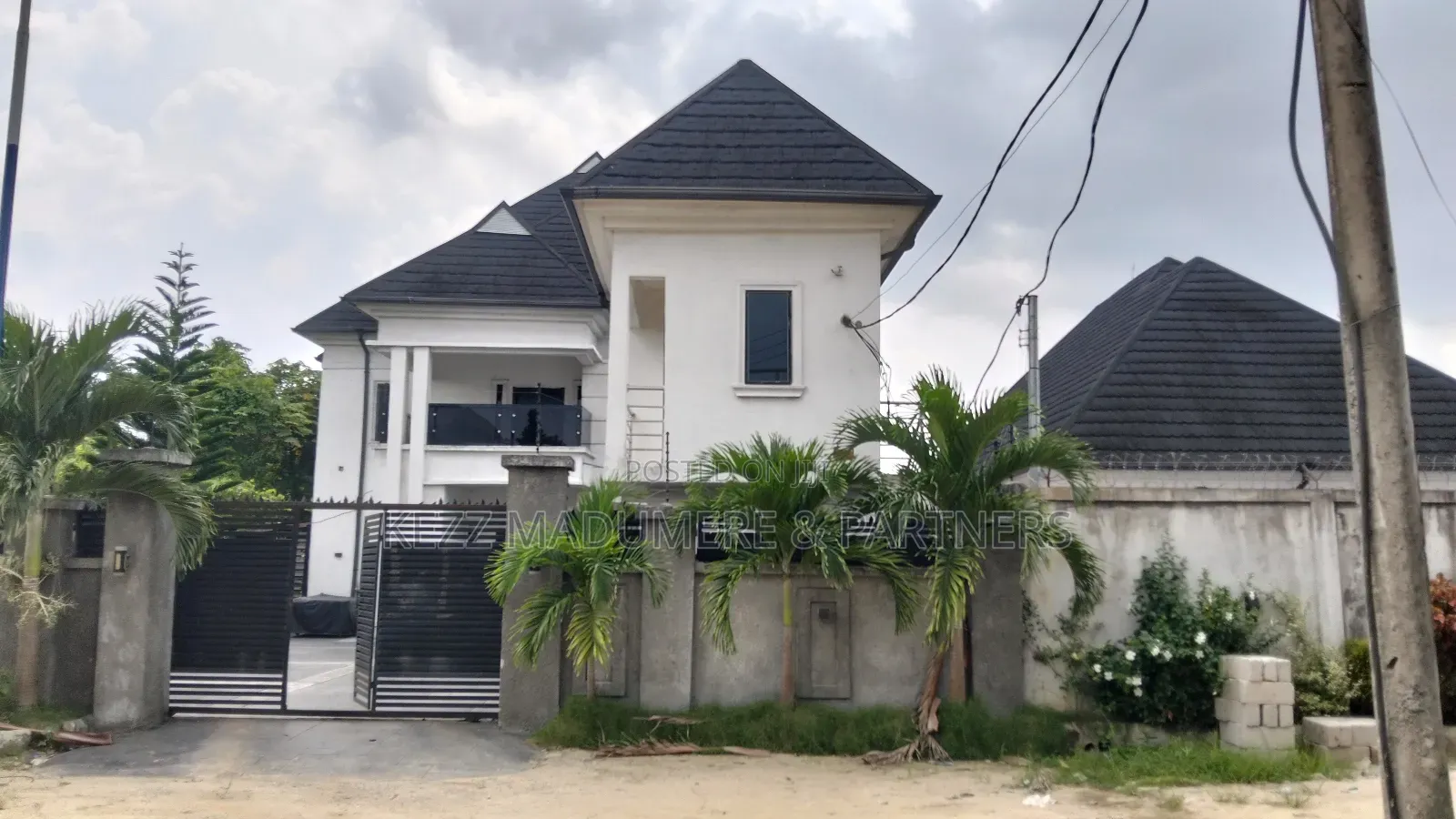 5bdrm Duplex in Majestic Estate ,, New Layout for sale in New Layout