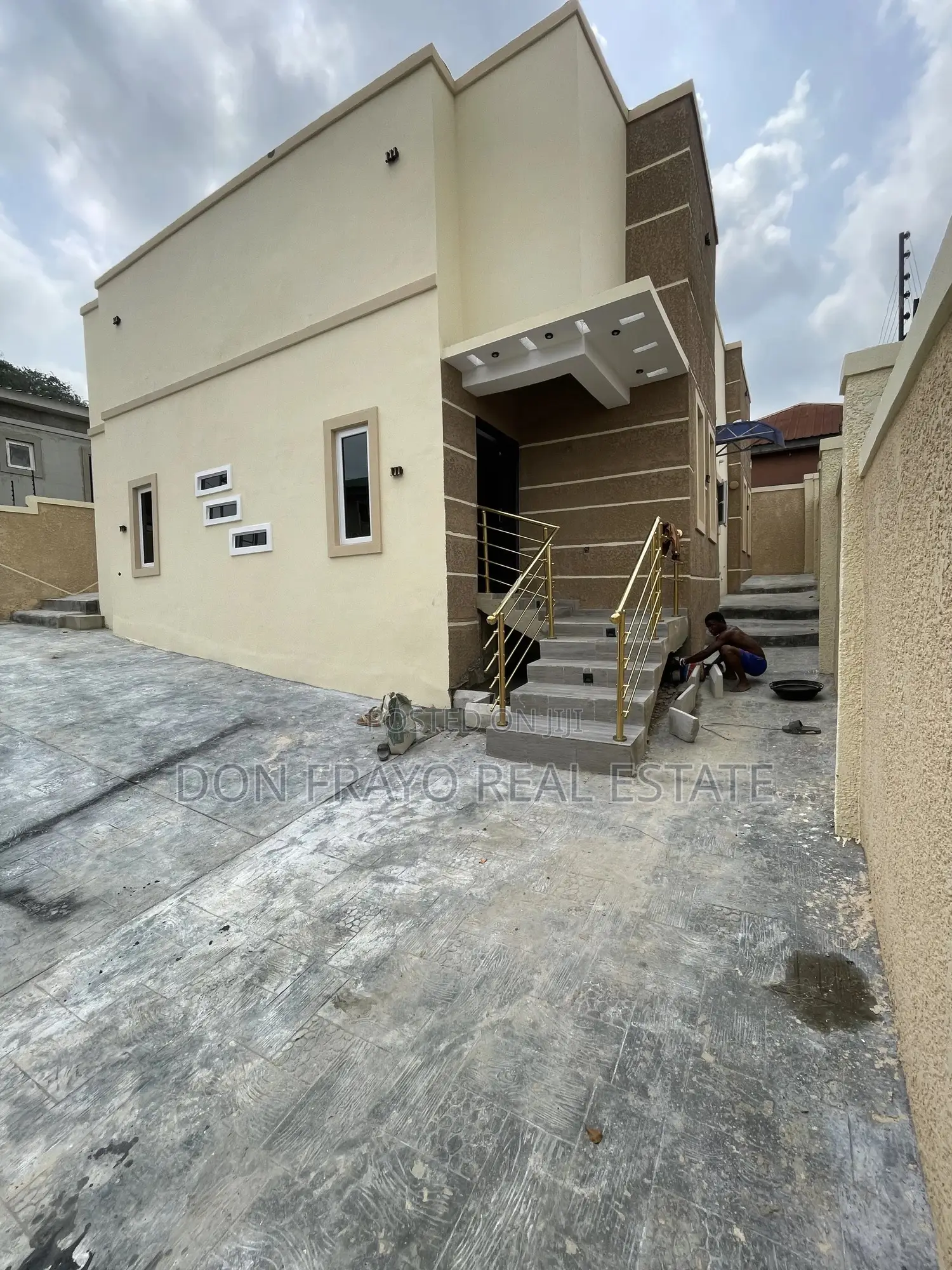 3bdrm Bungalow in Near Eleyele Bridge for sale in Eleyele